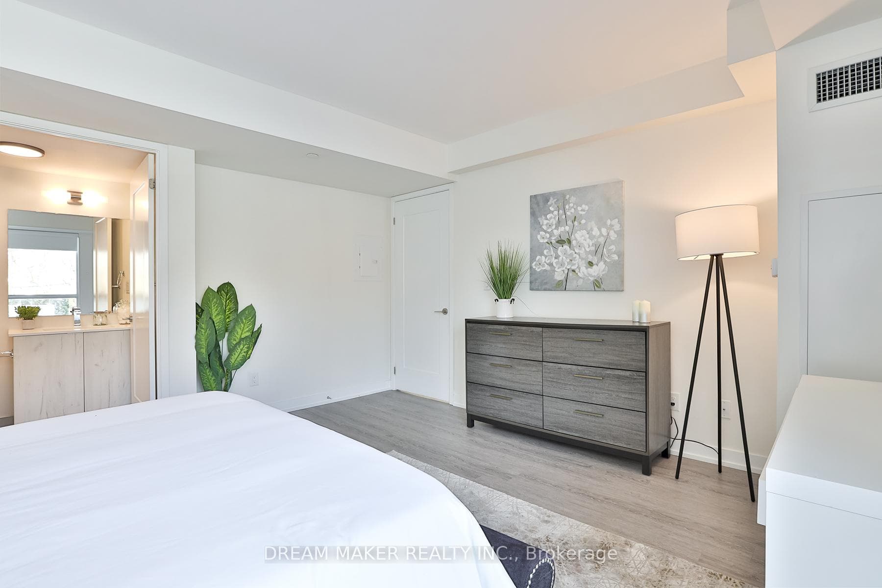 1350 Kingston Road Unit 101 photo 24
