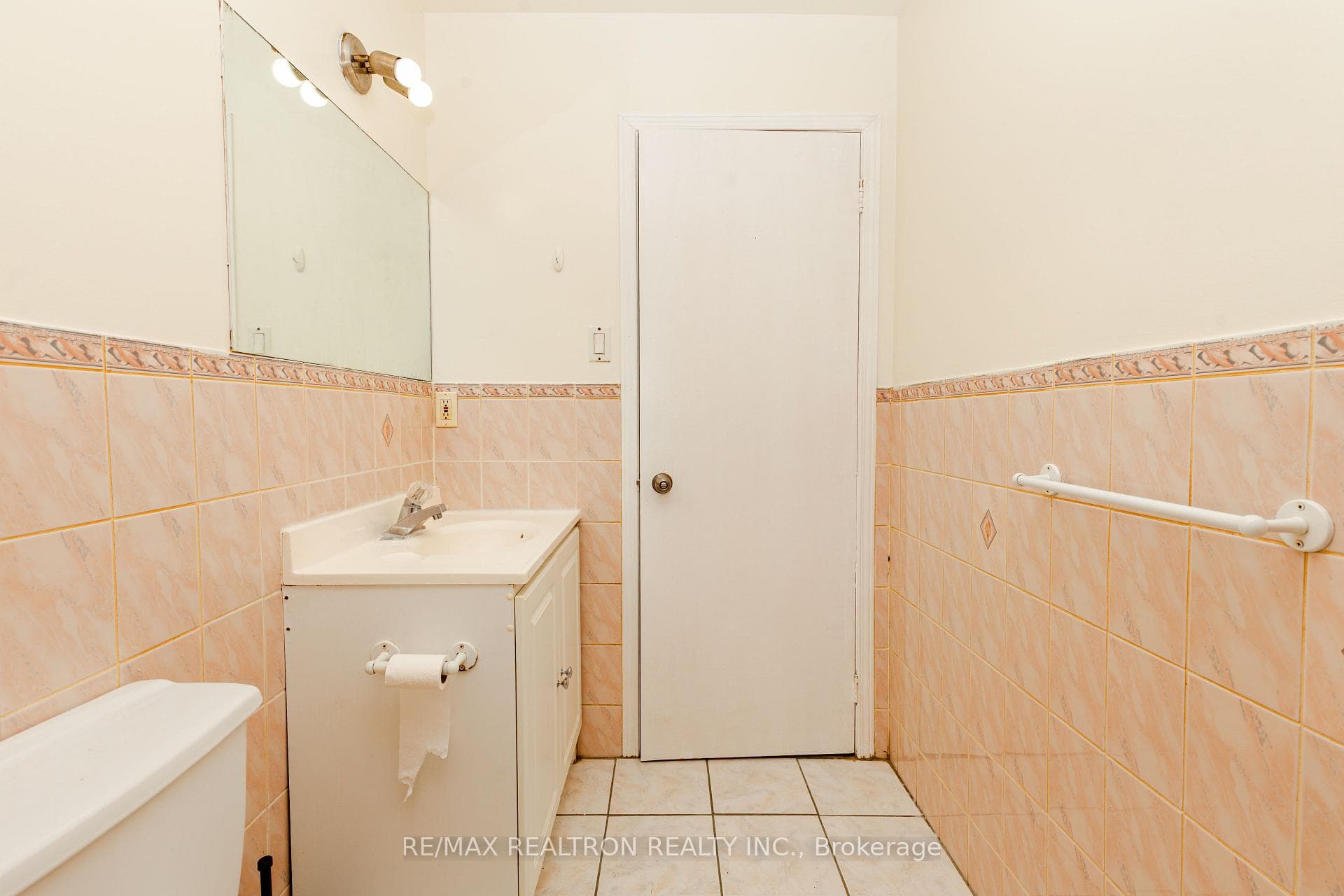 975 Albion Road Unit 975A photo 28