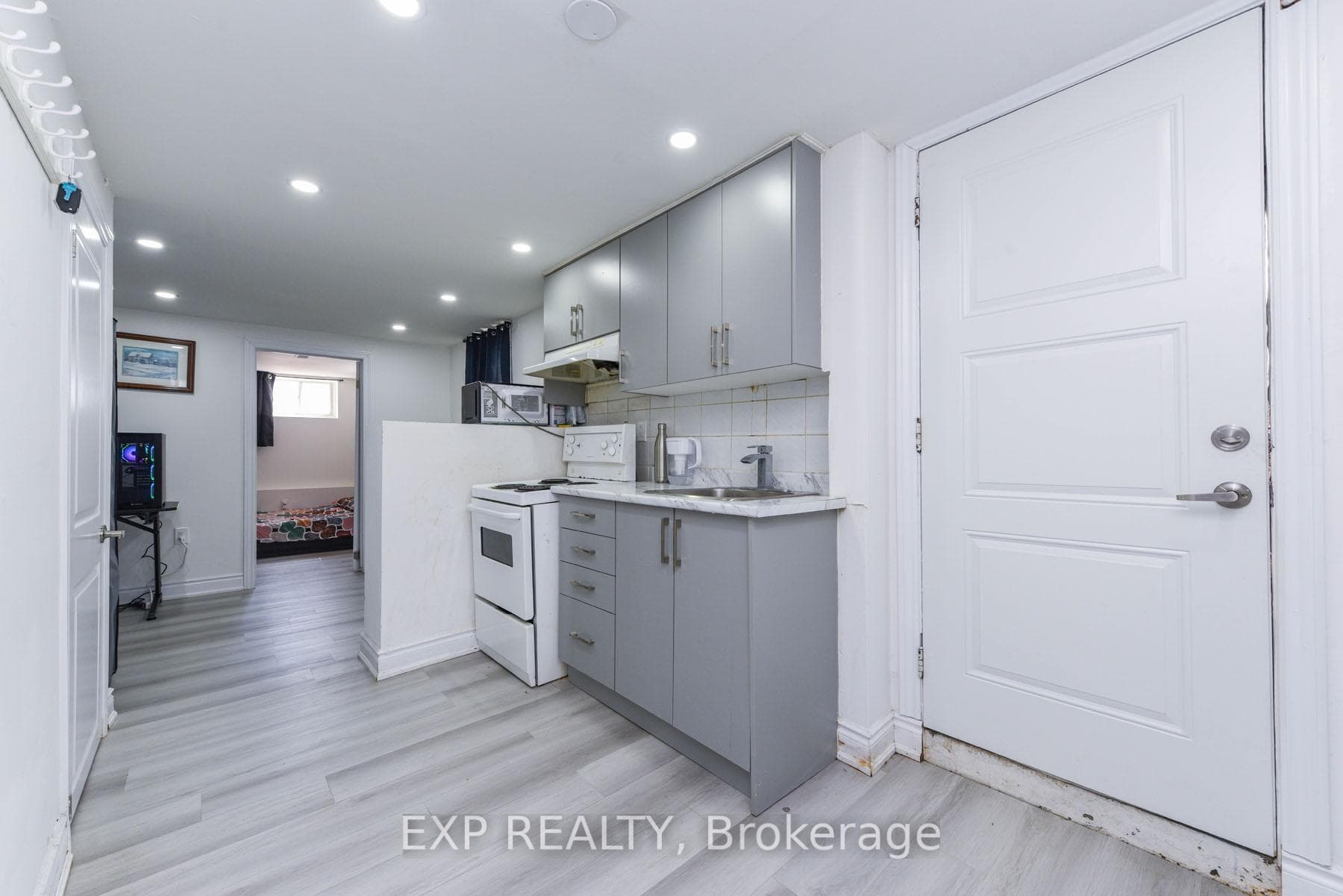 Basement Kitchen & Seperate Entrance