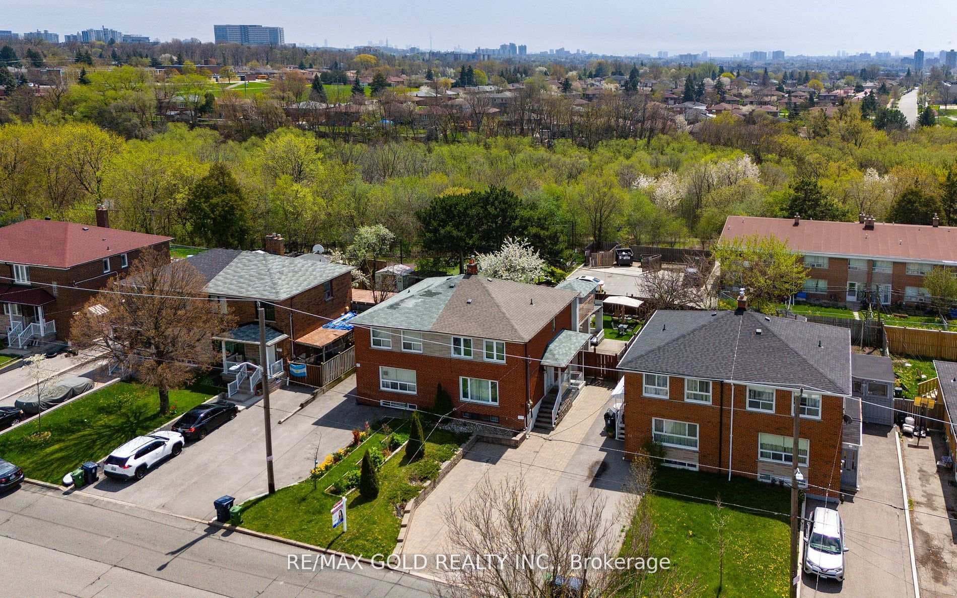 35 Giltspur Drive photo 38