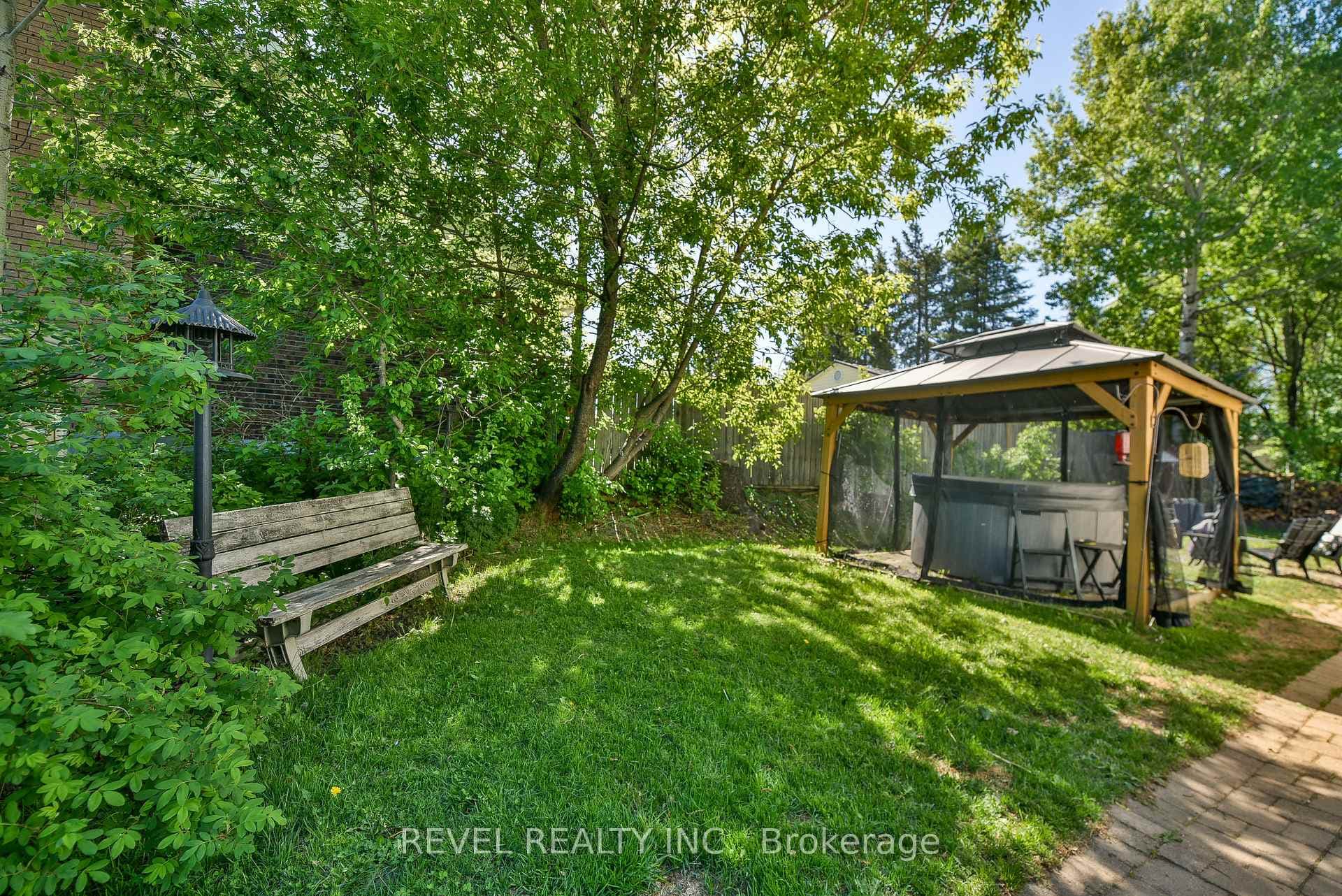 203 Dixon Street photo 6