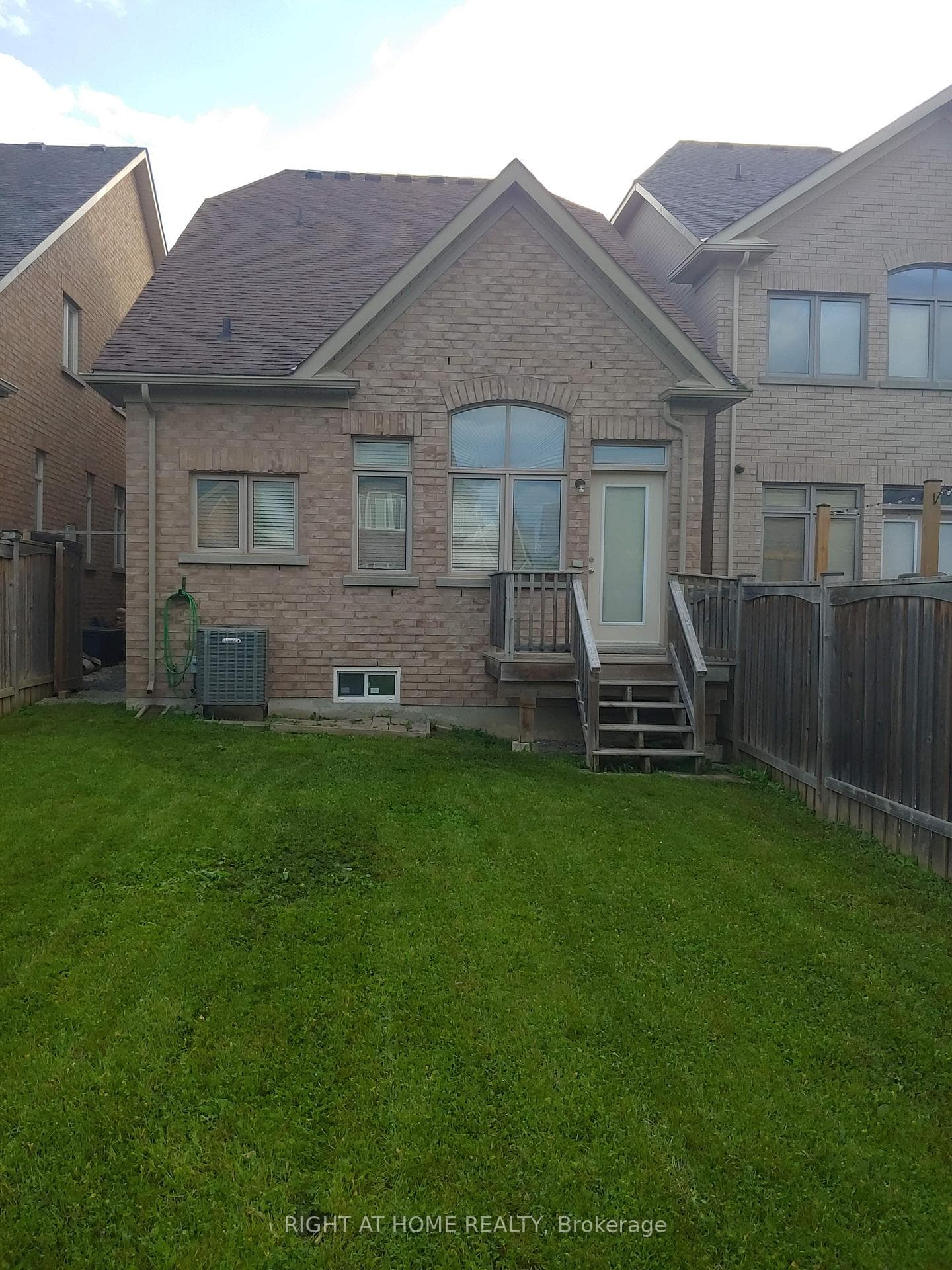 93 Alex Campbell Crescent photo 27
