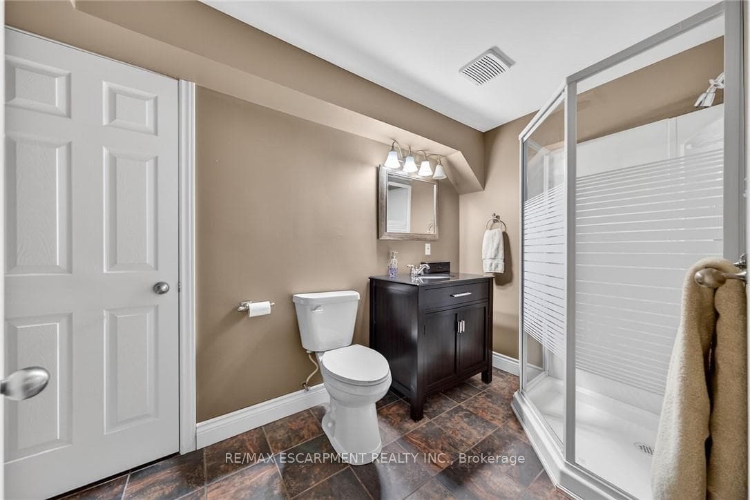 20 Haldimand Trail photo 36