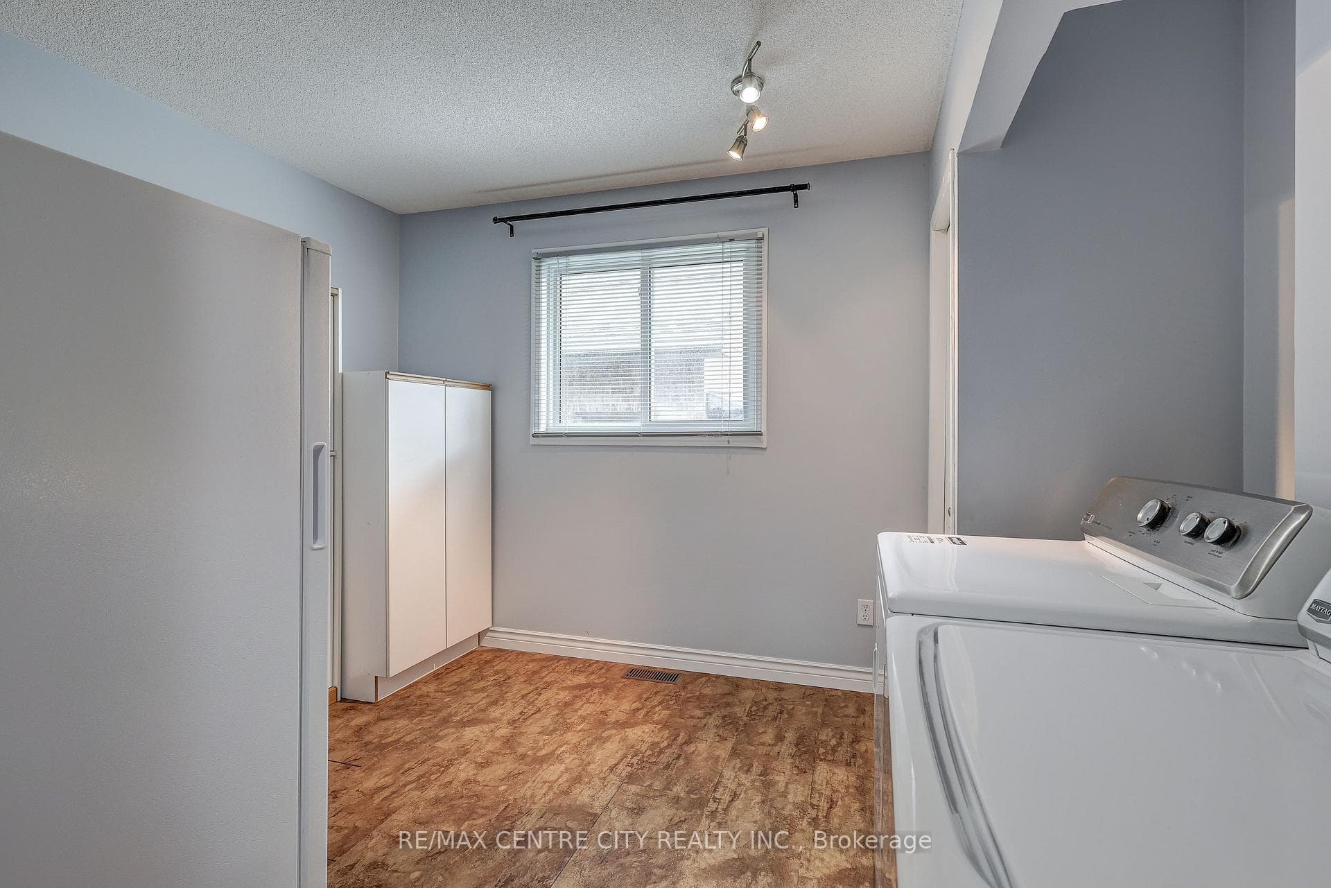42 Oldewood Crescent photo 15