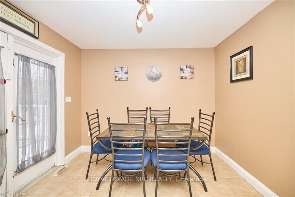 8605 BELL Crescent photo 19