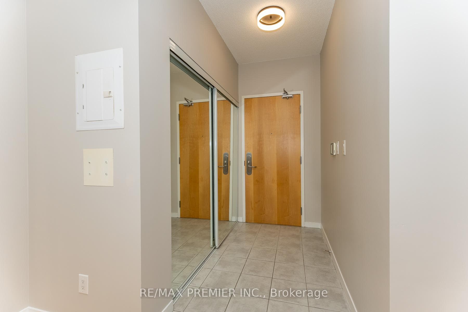 65 Bremner Boulevard Unit 1308 photo 5