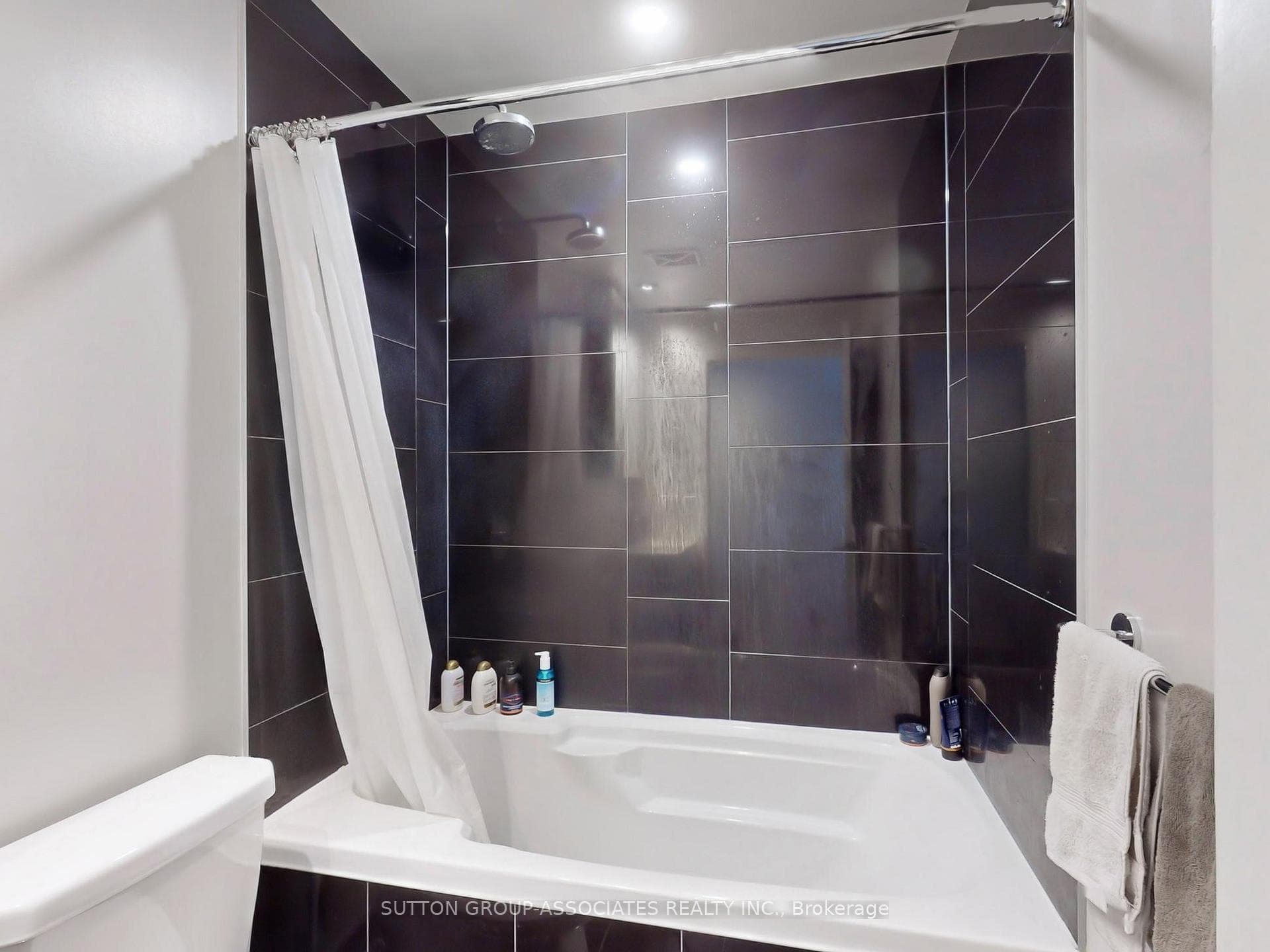 15 Lower Jarvis Street Unit 1409 photo 14