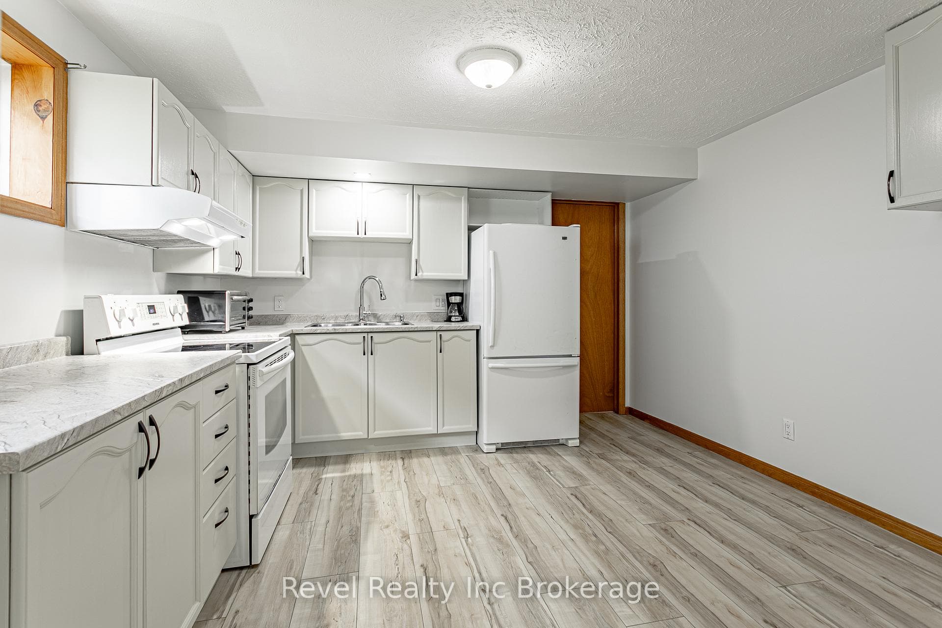 Entrance to the laundry room off the kitchen