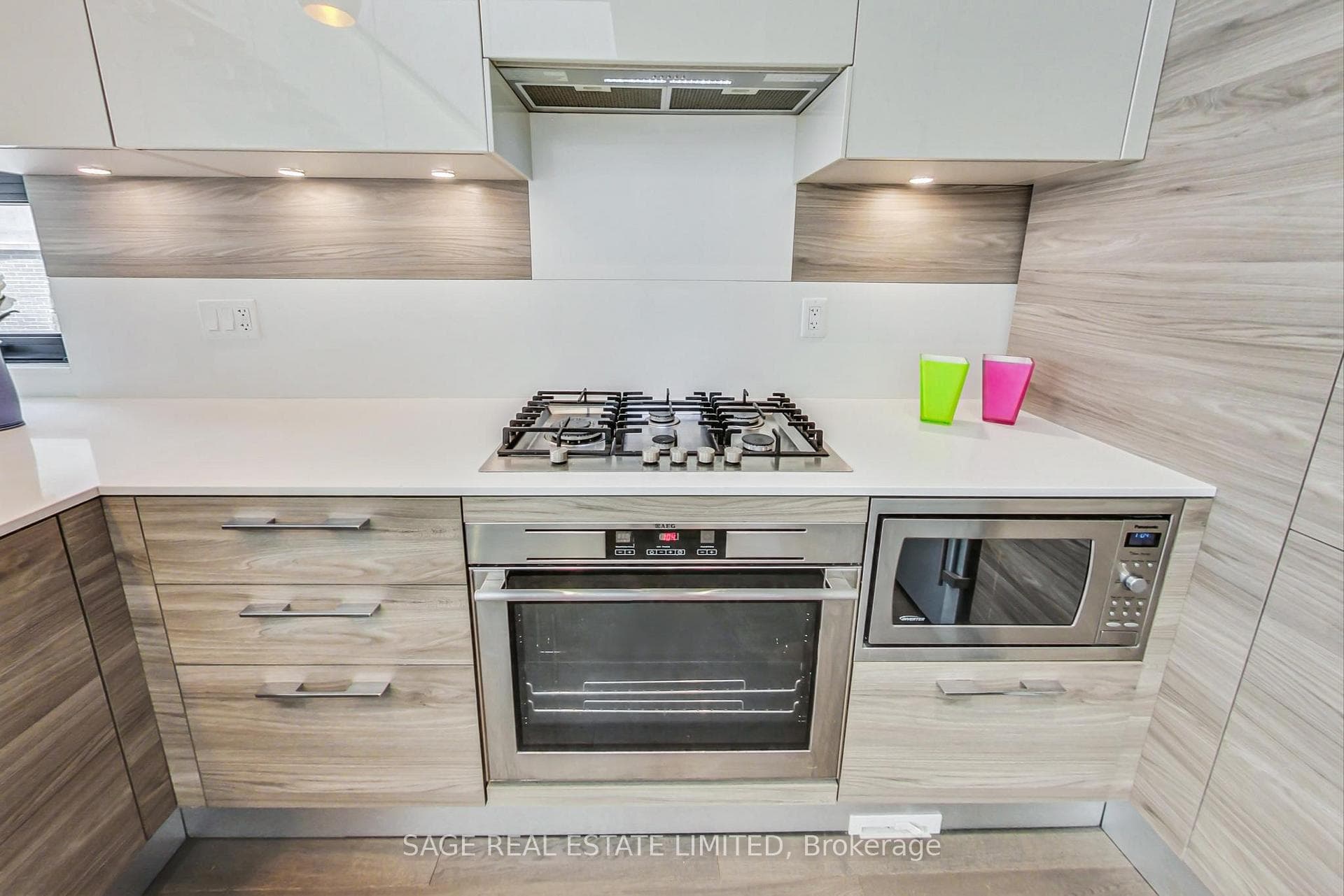 478 Shaw Street photo 8