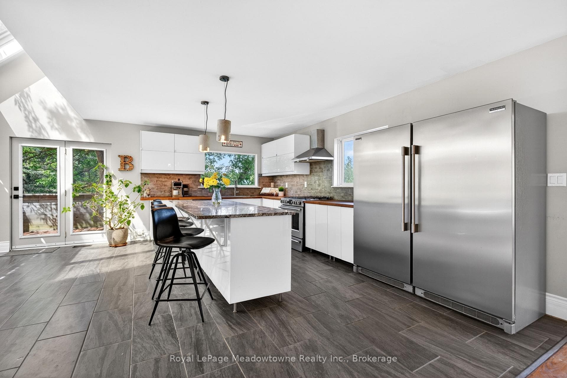 8122 Eramosa Garafraxa Townline photo 7