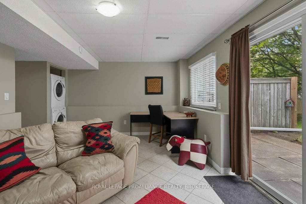 882 Winchester Lane photo 28
