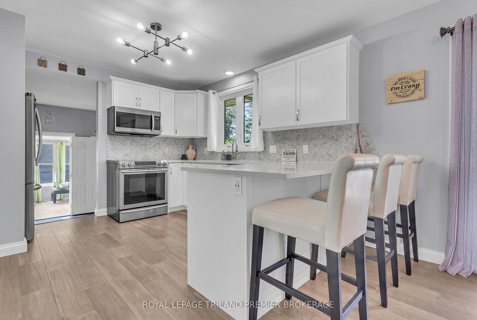 306 Adams Avenue photo 9