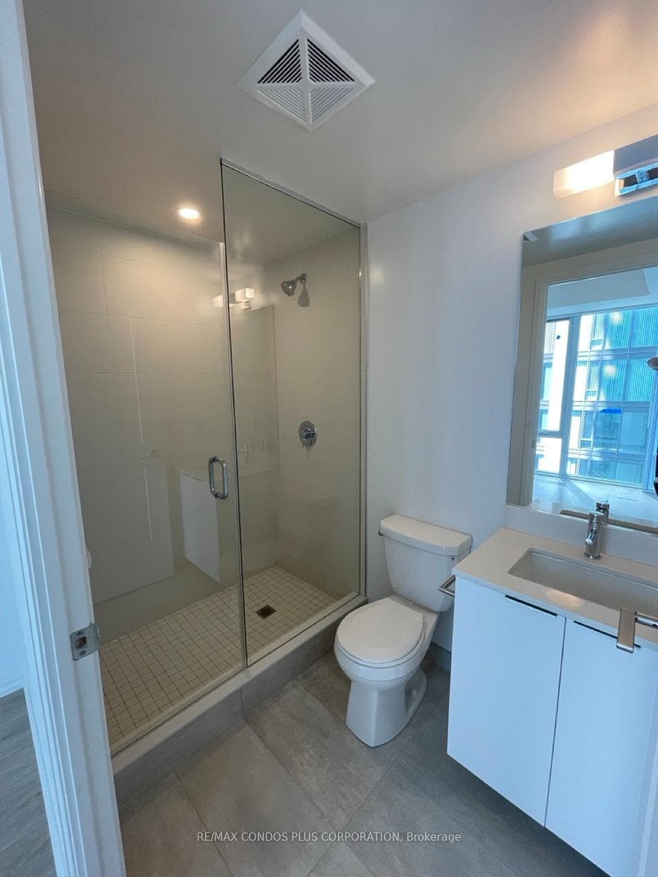 8 Widmer Street Unit 3903 photo 15