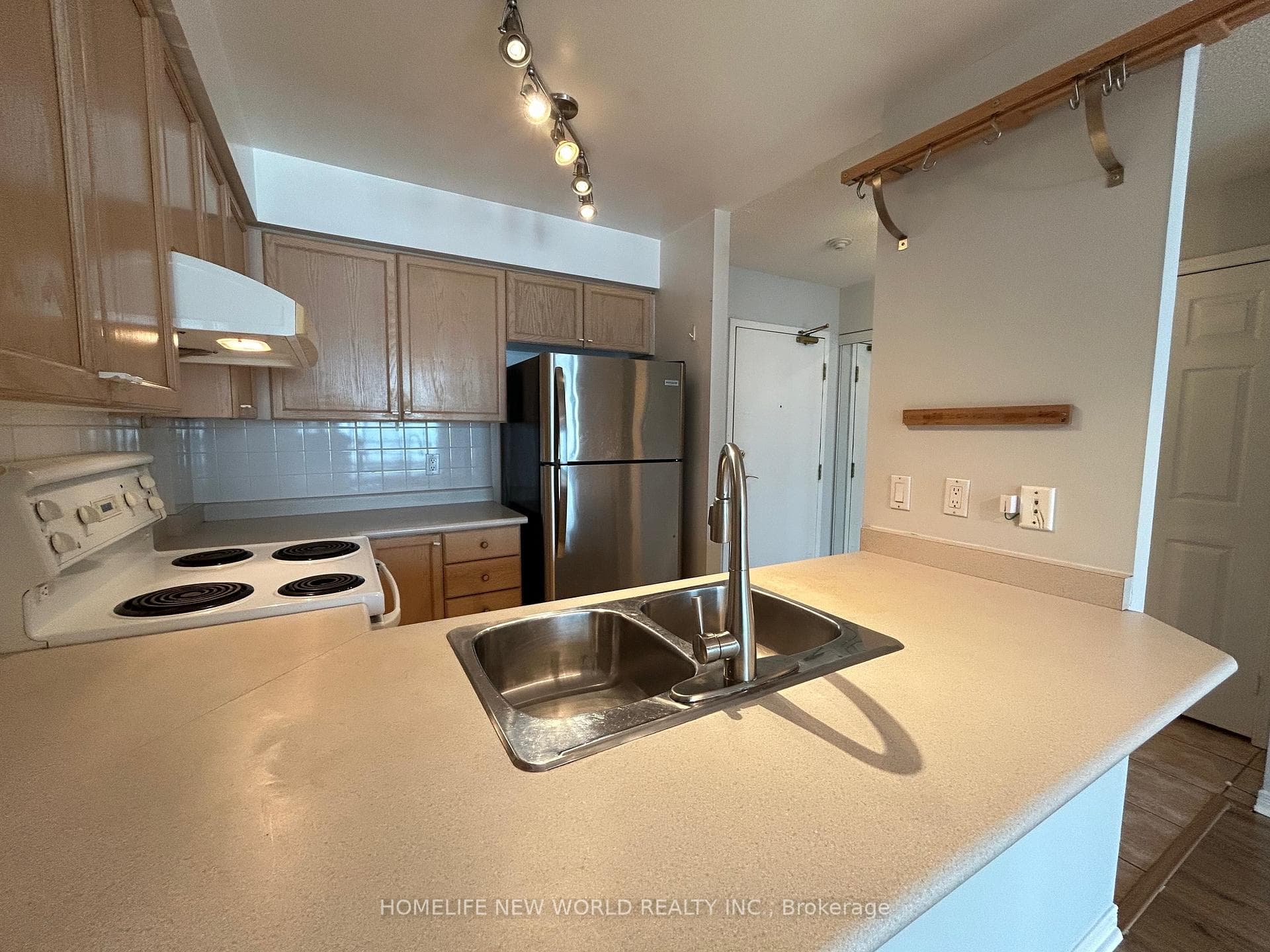8 Hillcrest Avenue Unit 2705 photo 7