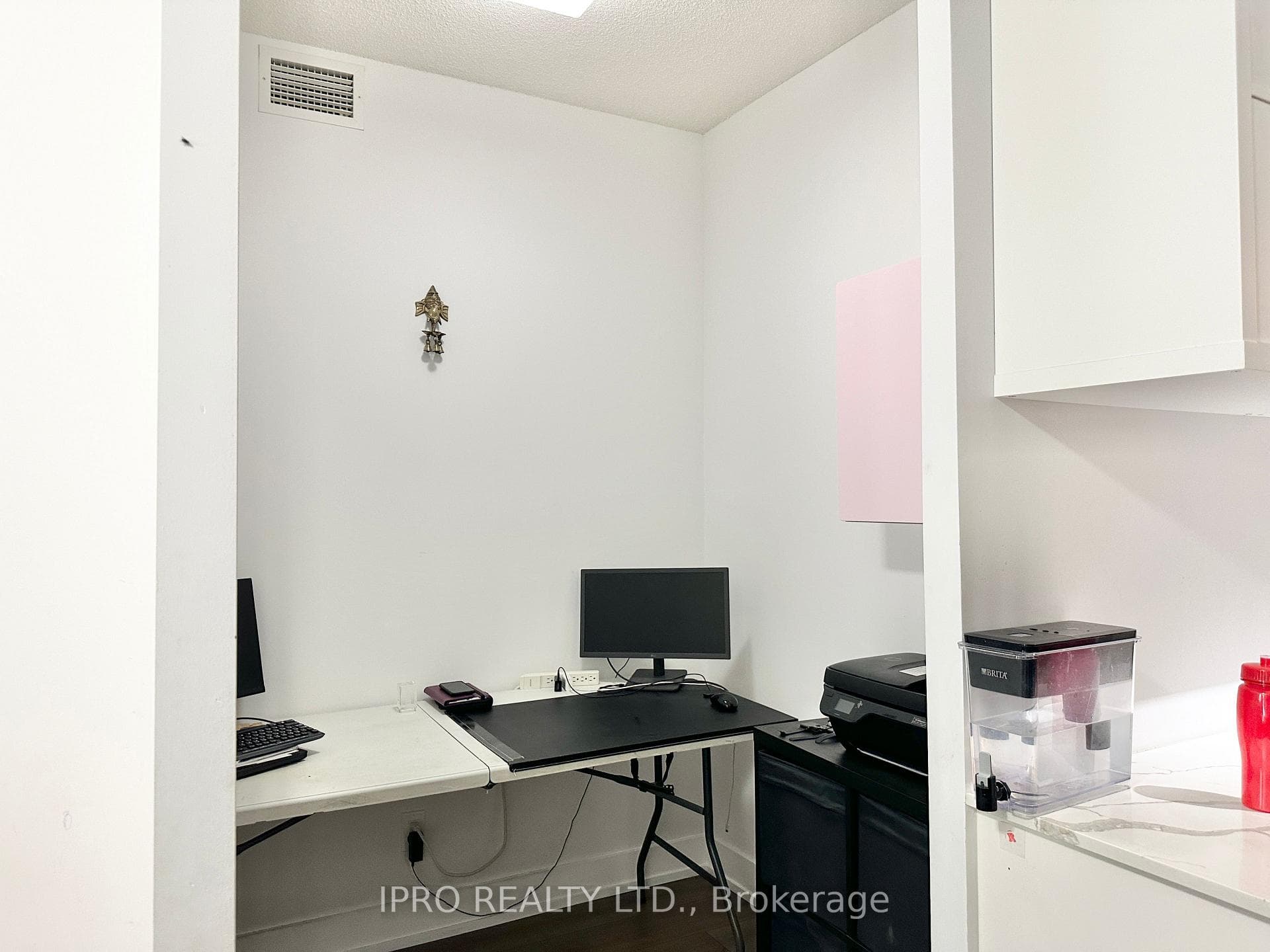 68 MERTON Street Unit 408 photo 14