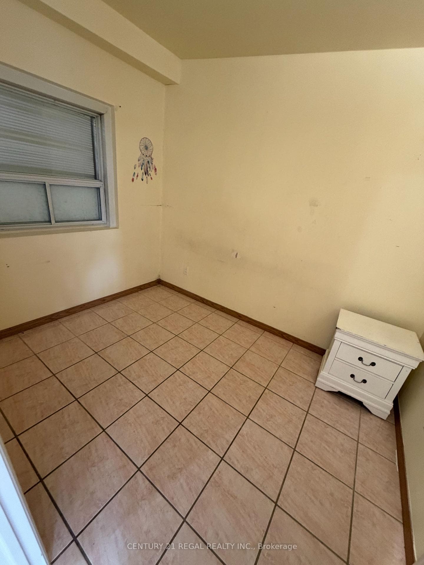 690 Jane Street photo 3