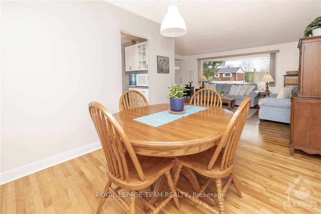 8253 UNITED Avenue photo 8