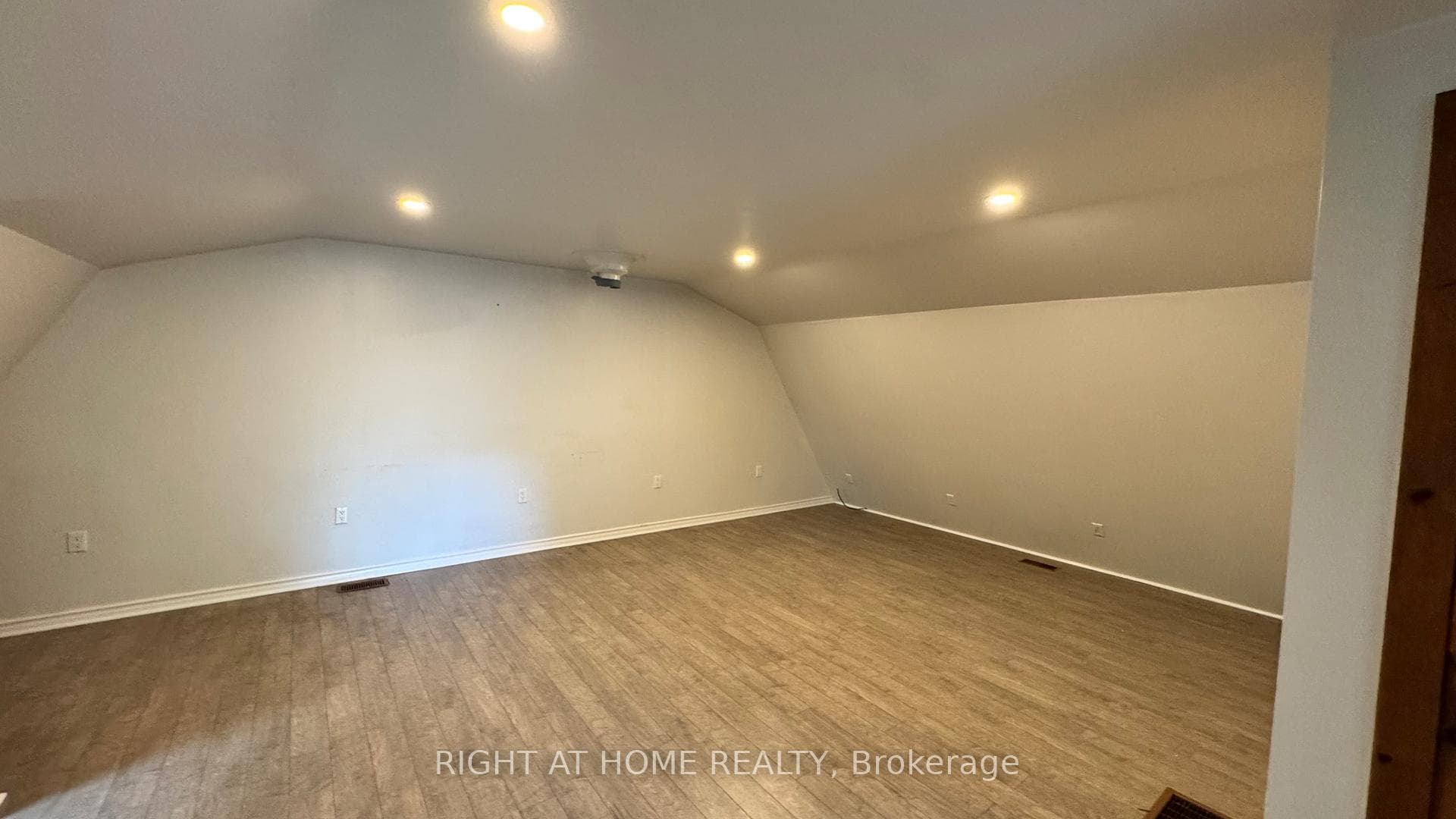 3911 Algonquin Avenue photo 10