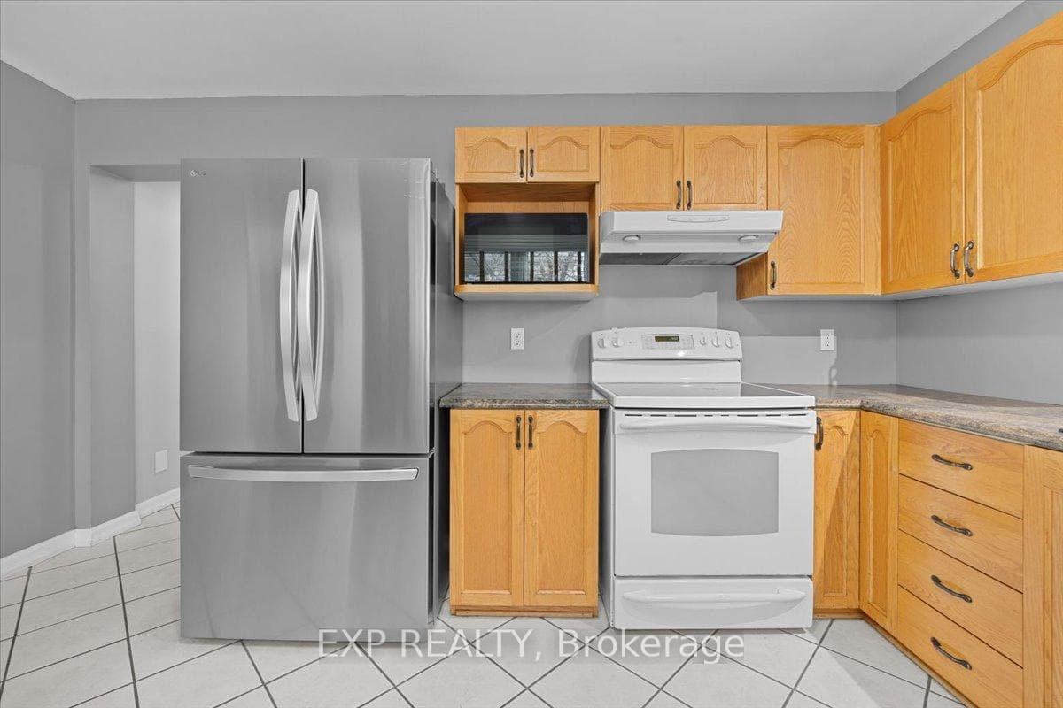 851 Beauregard Crescent photo 14