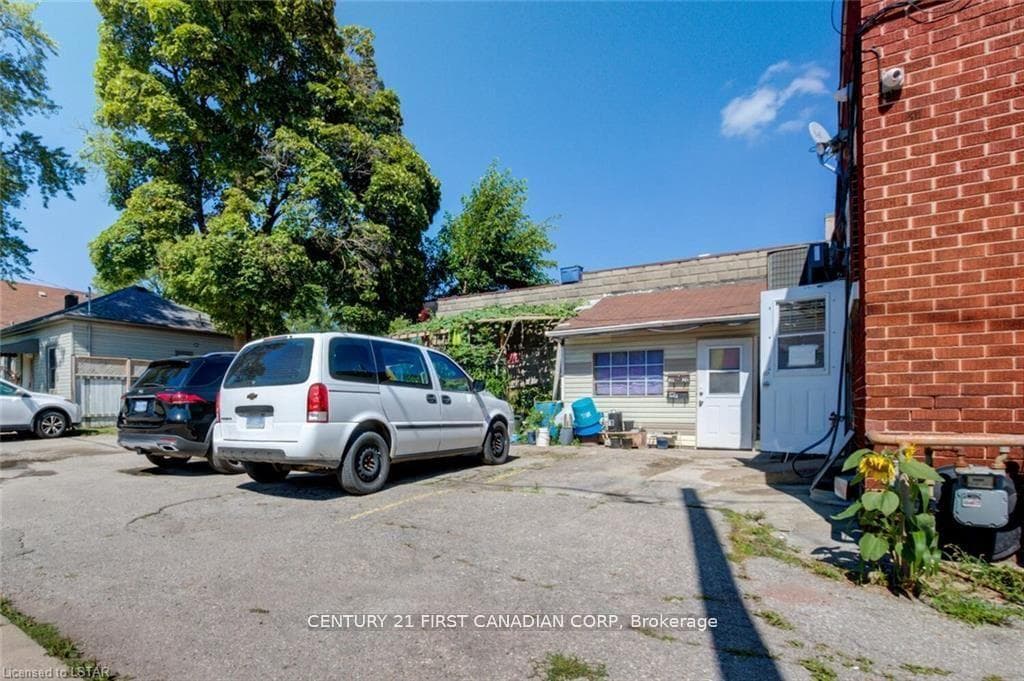 1062 - 1066 Dundas Street photo 38
