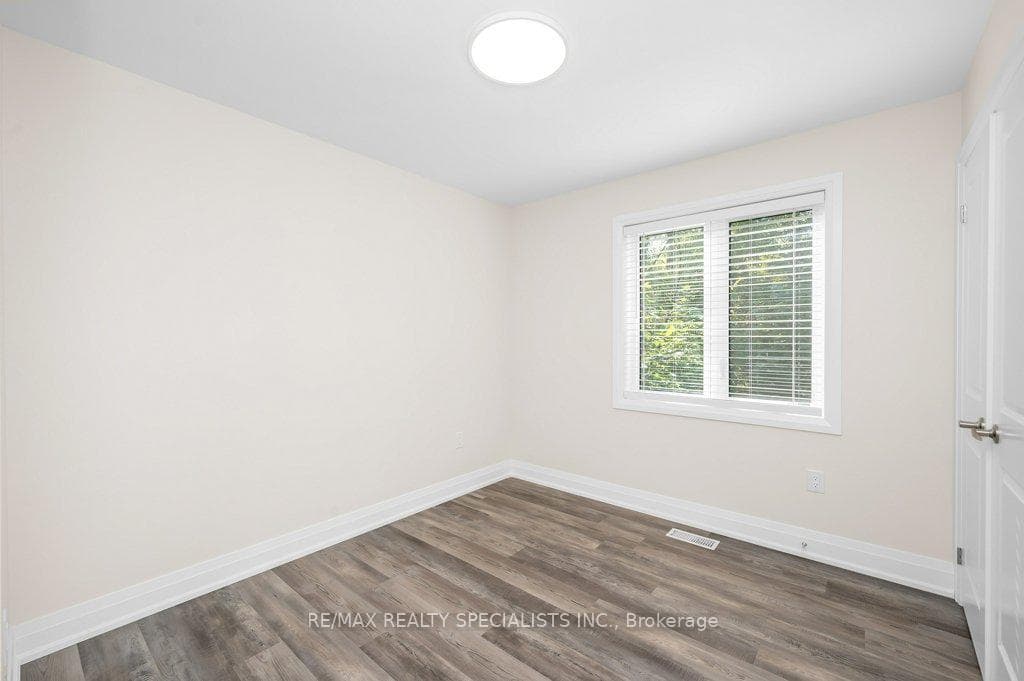 137 Peter Street photo 25
