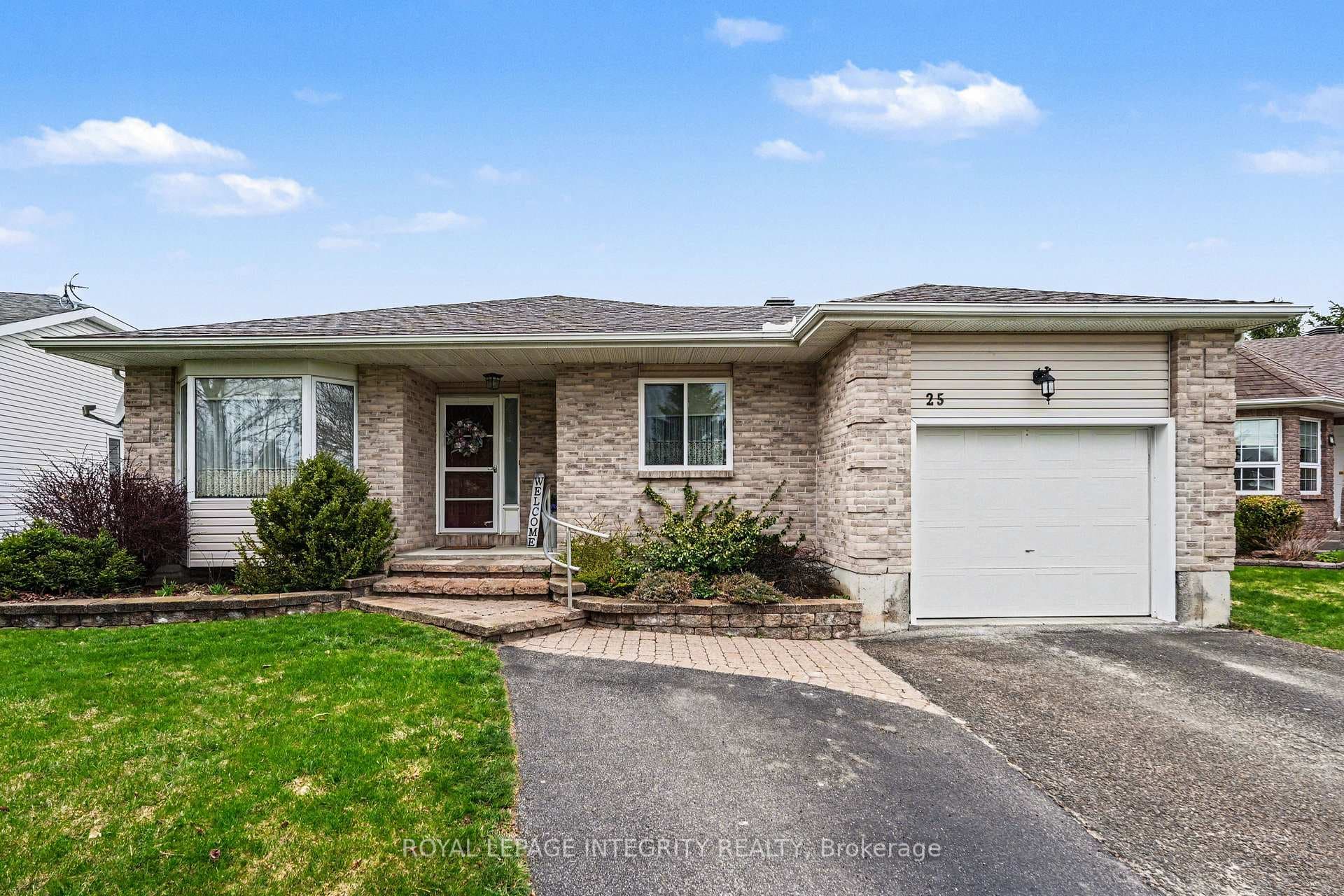25 Decaria Boulevard photo 1