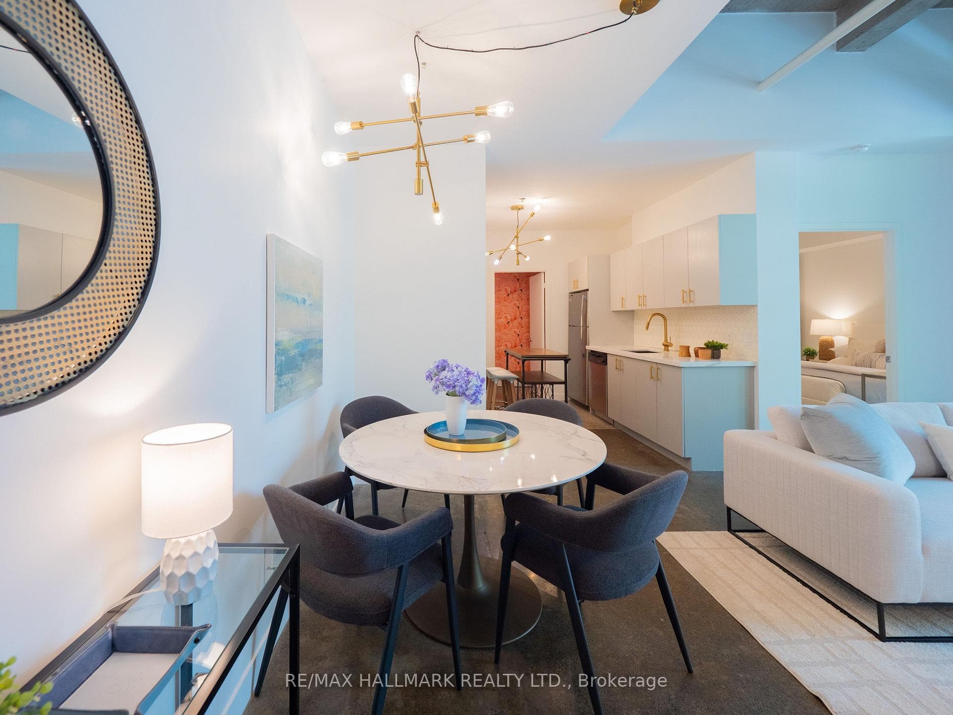 201 Carlaw Avenue Unit 112 photo 9
