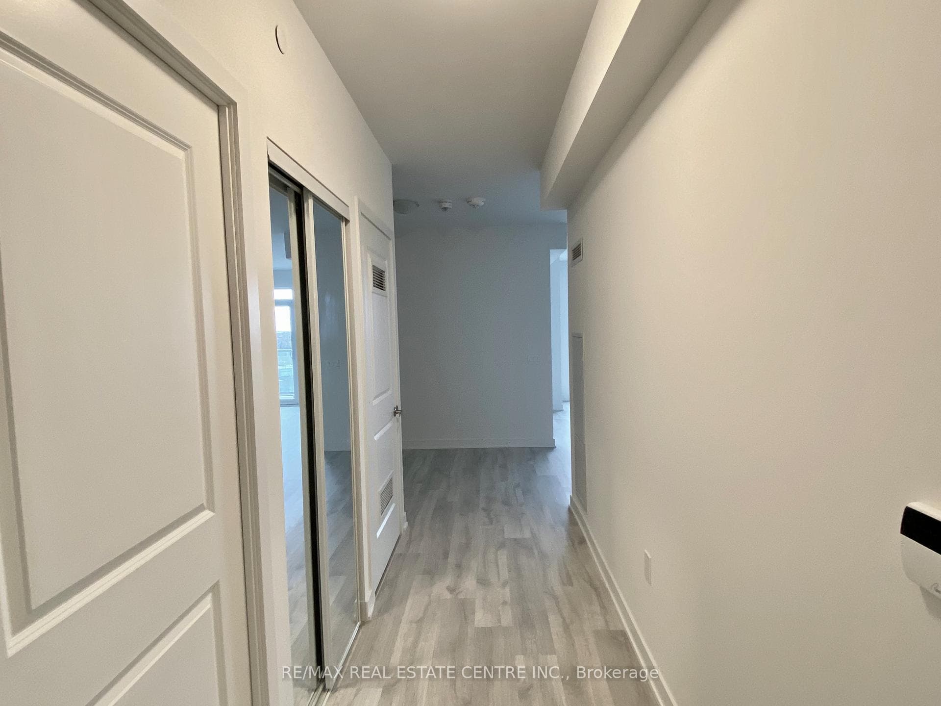 4699 Glen Erin Drive Unit 607 photo 2