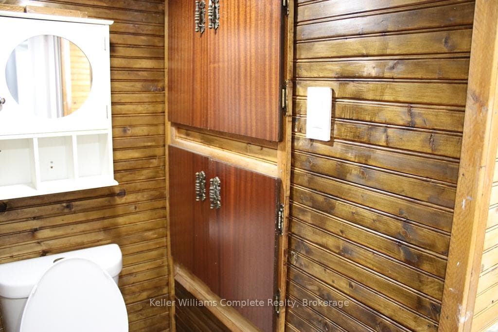 682 Hall Street photo 14