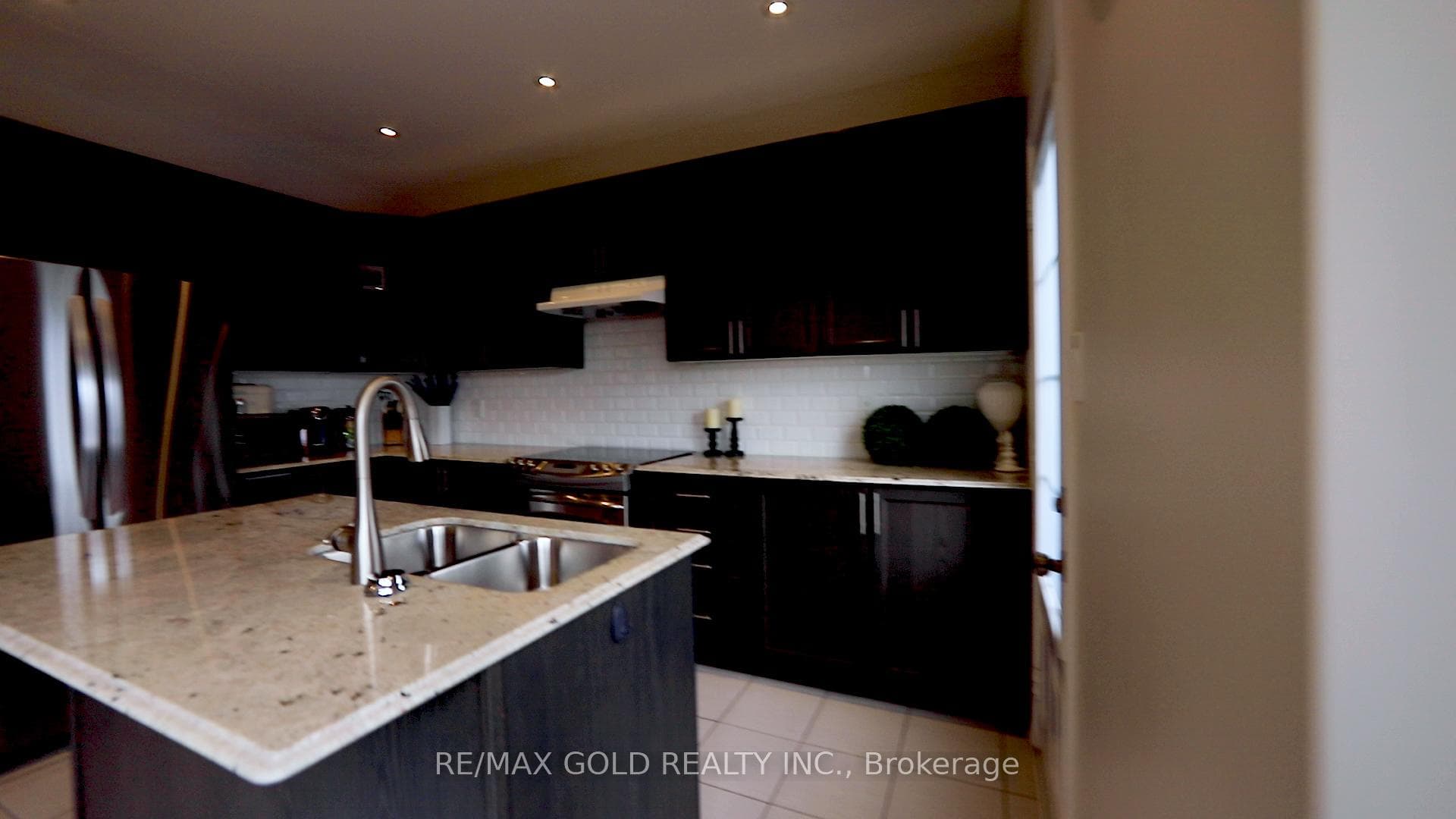 11 McKay Avenue photo 16