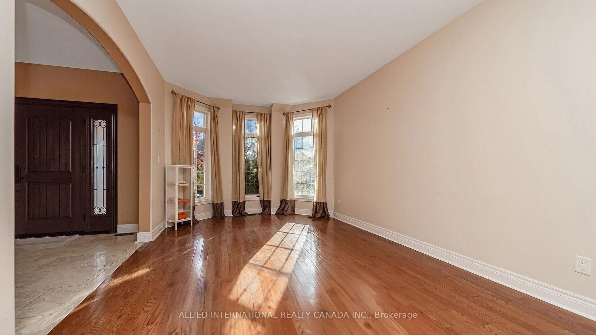 67 Saint Hubert Drive photo 30