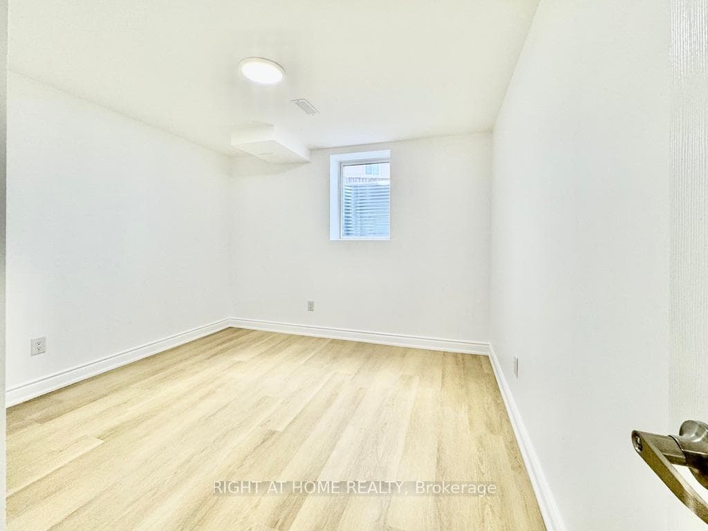 12 Unicorn Lane Unit Basement photo 5