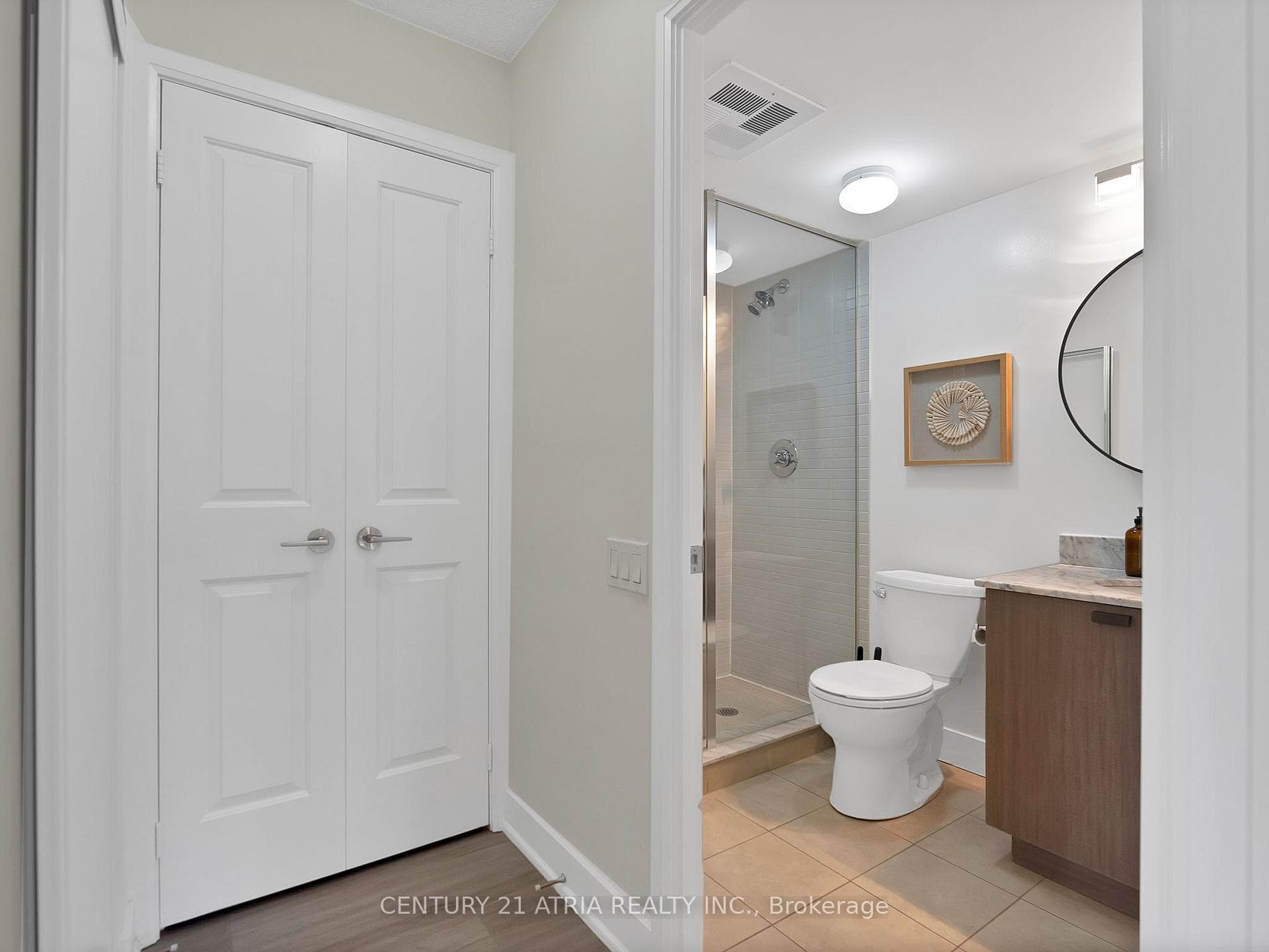 23 Sheppard Avenue Unit 609 photo 32