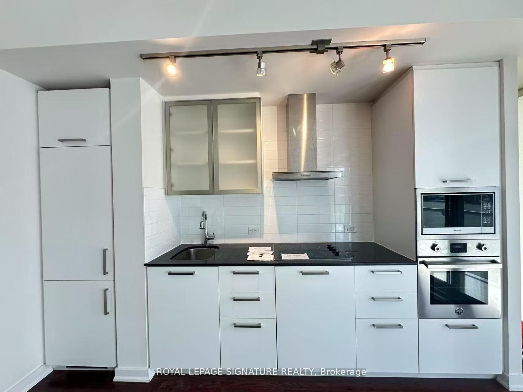 14 York Street Unit 2401 photo 3