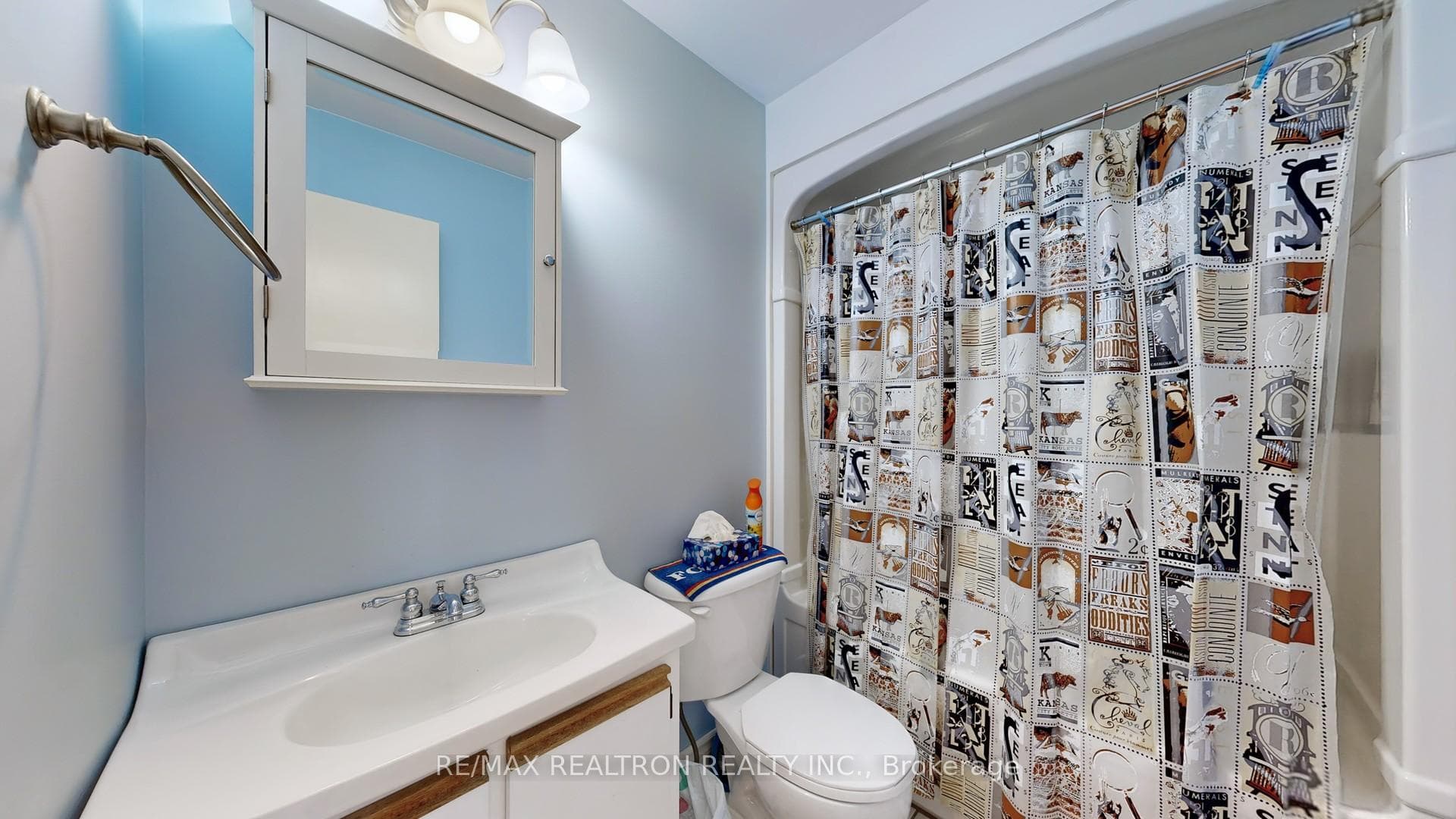747 Elgin Street photo 25