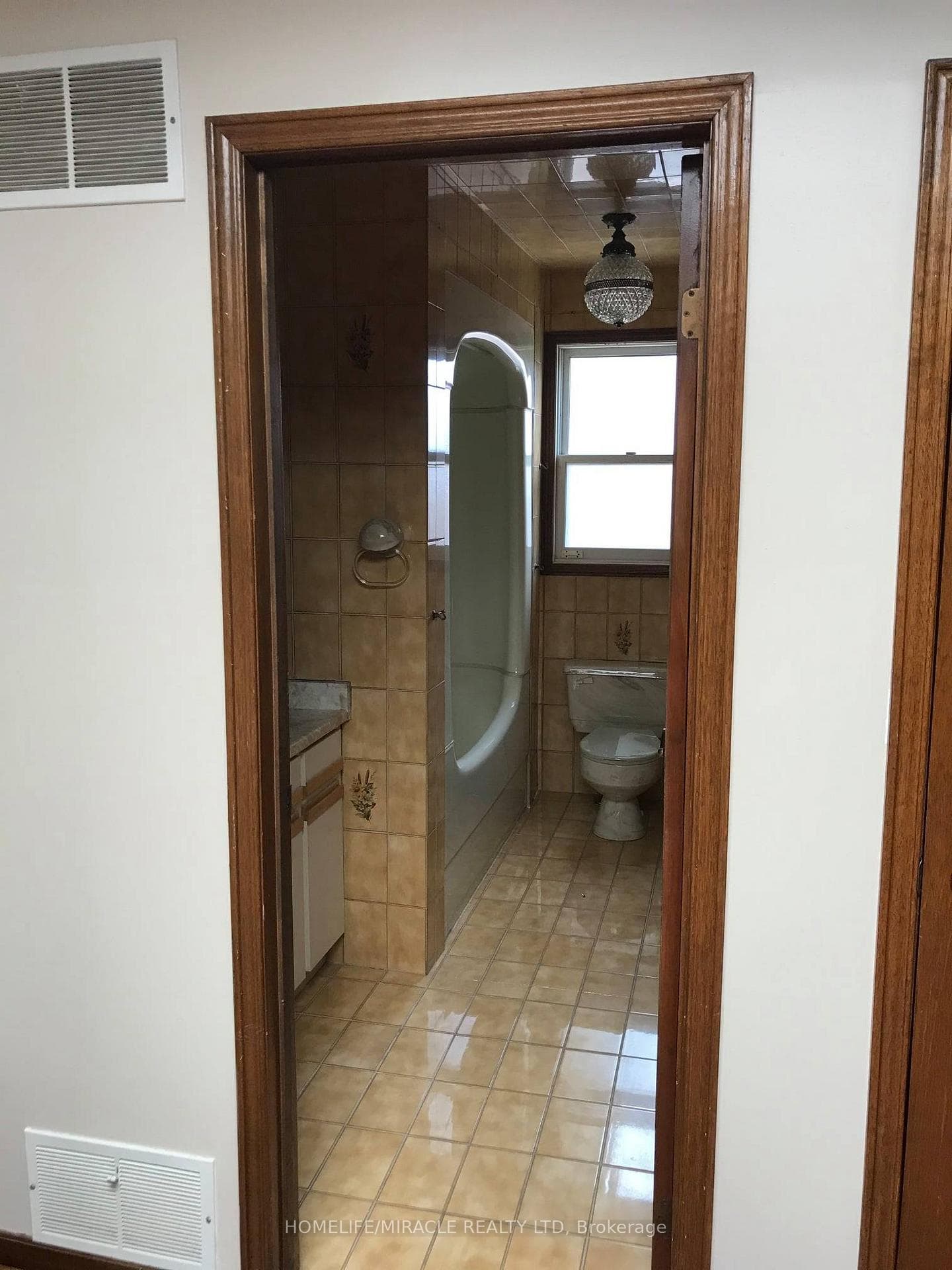 850 Chippenham Drive photo 17