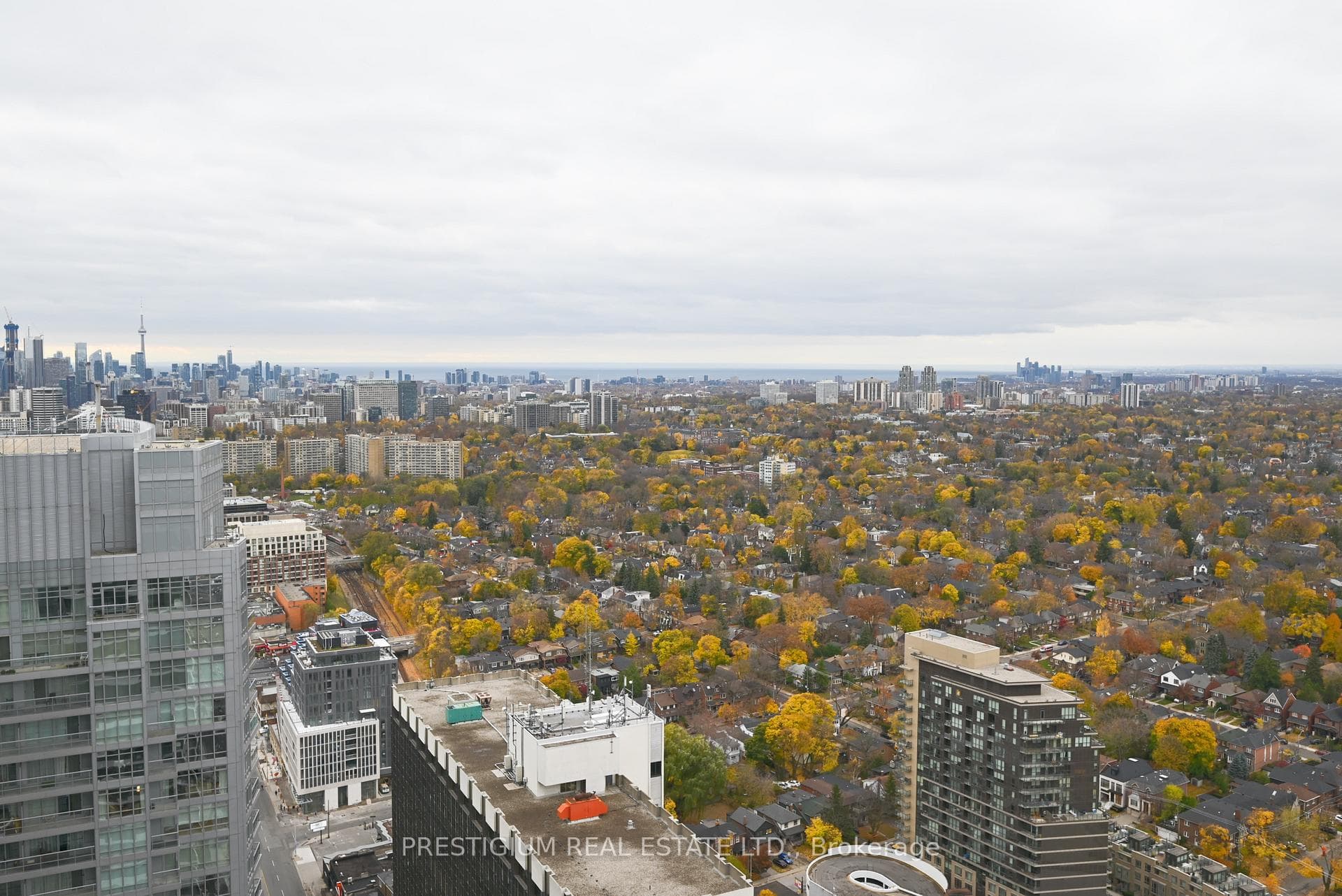 2221 Yonge Street Unit 3907 photo 13