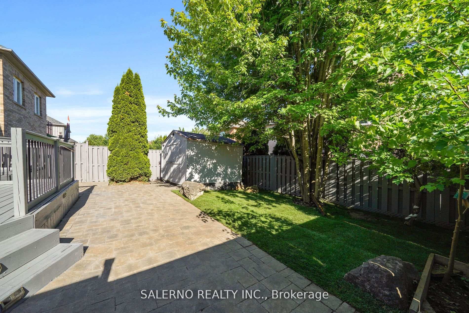 57 Queen Isabella Crescent photo 38