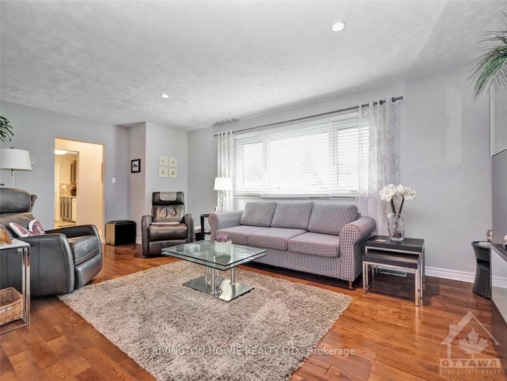 93 JASPER Avenue photo 5