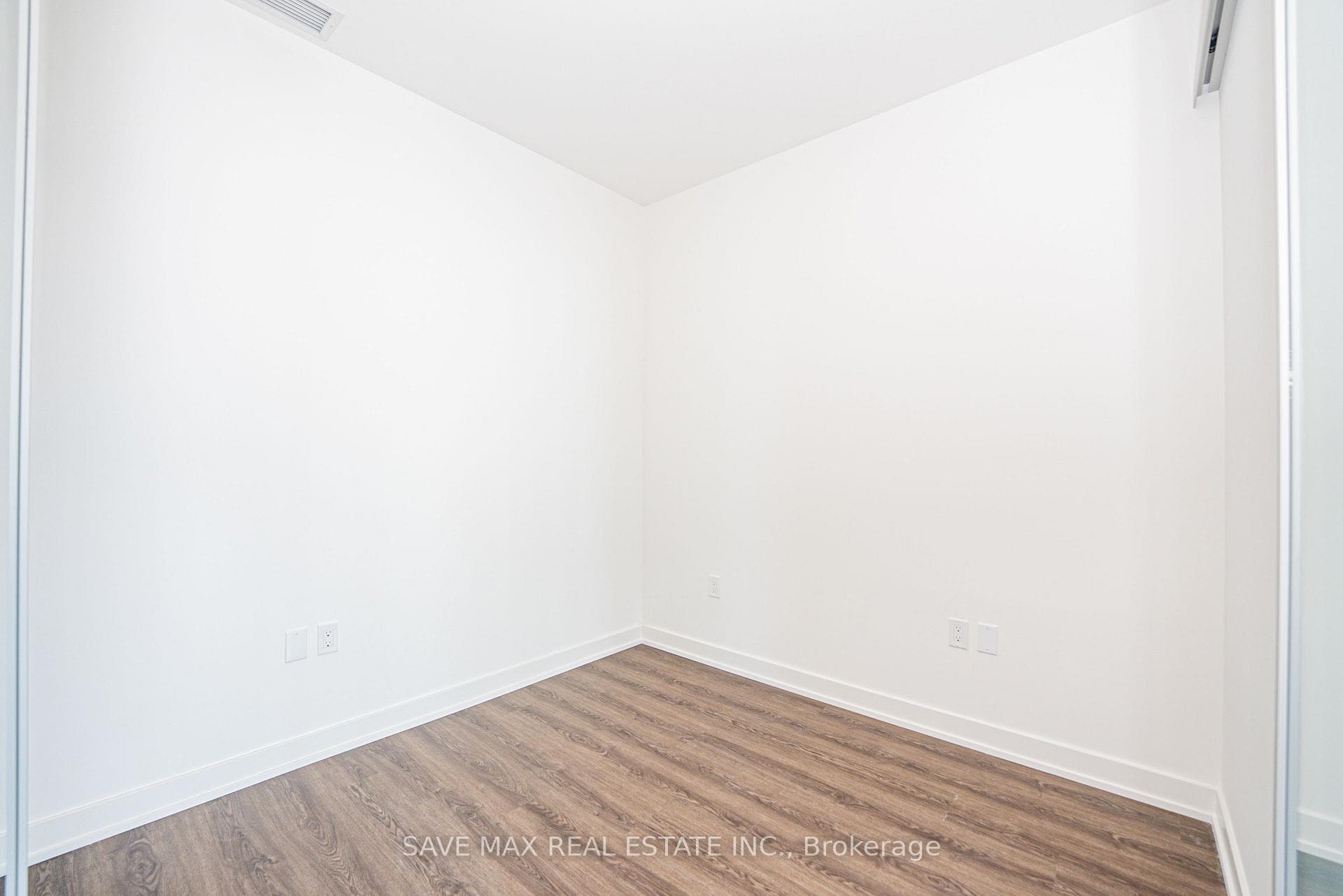 448 Burnhamthorpe Road Unit 4301 photo 15