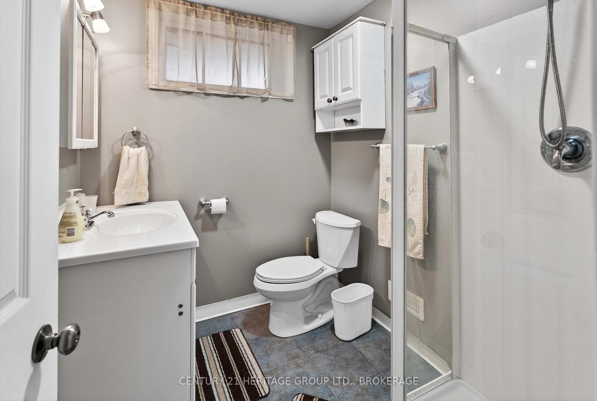 217 Wellington Street photo 27