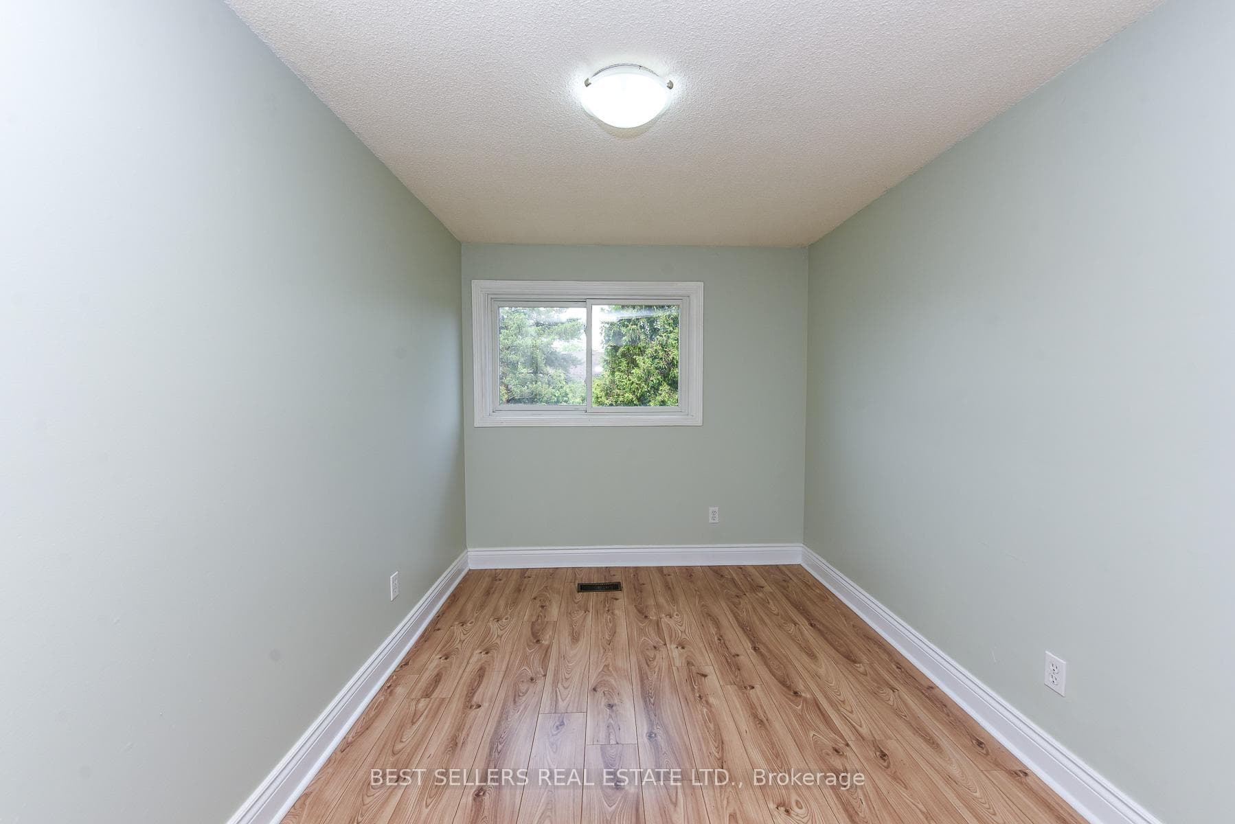 12 Ashton Crescent Unit 12 photo 23