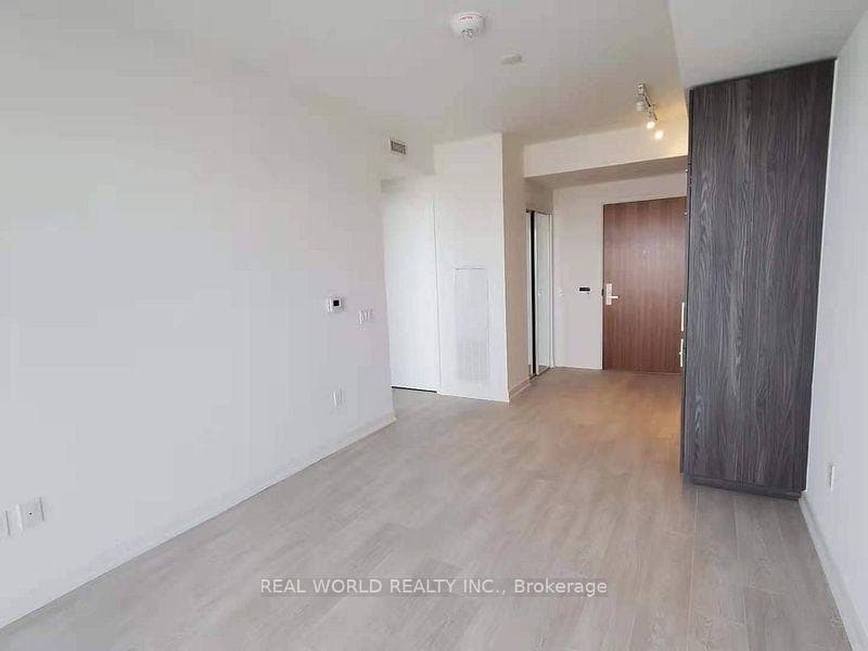 15 Queens Quay Unit 1510 photo 4