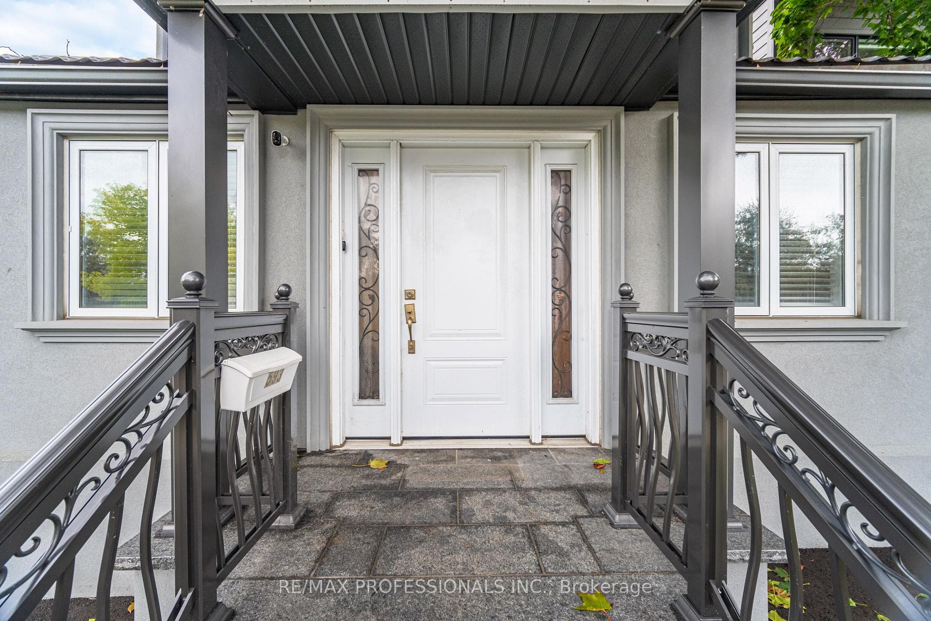 593 Oxford Street photo 3