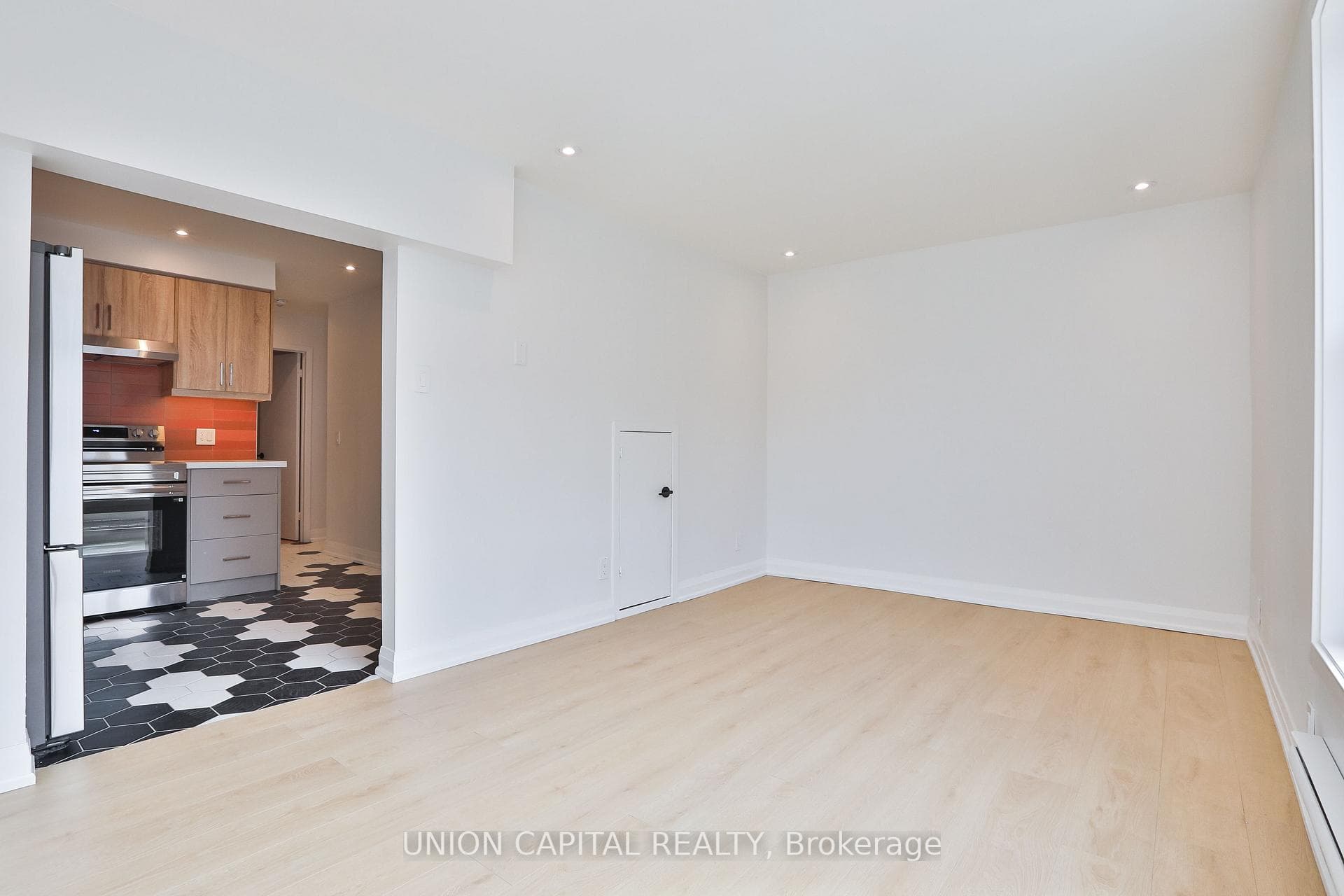 612 Gerrard Street Unit 1 photo 6