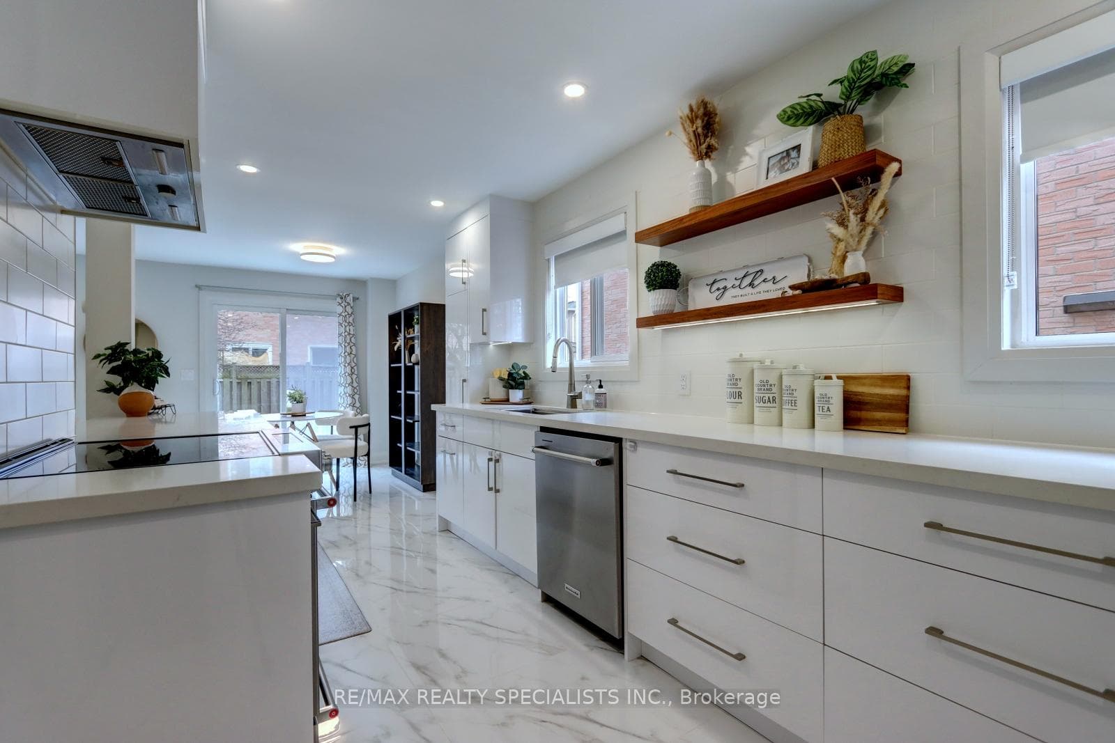 25 Rushmore Crescent photo 12