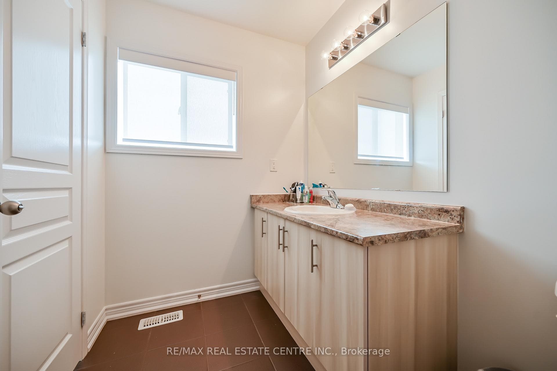 226 Lormont Boulevard photo 27