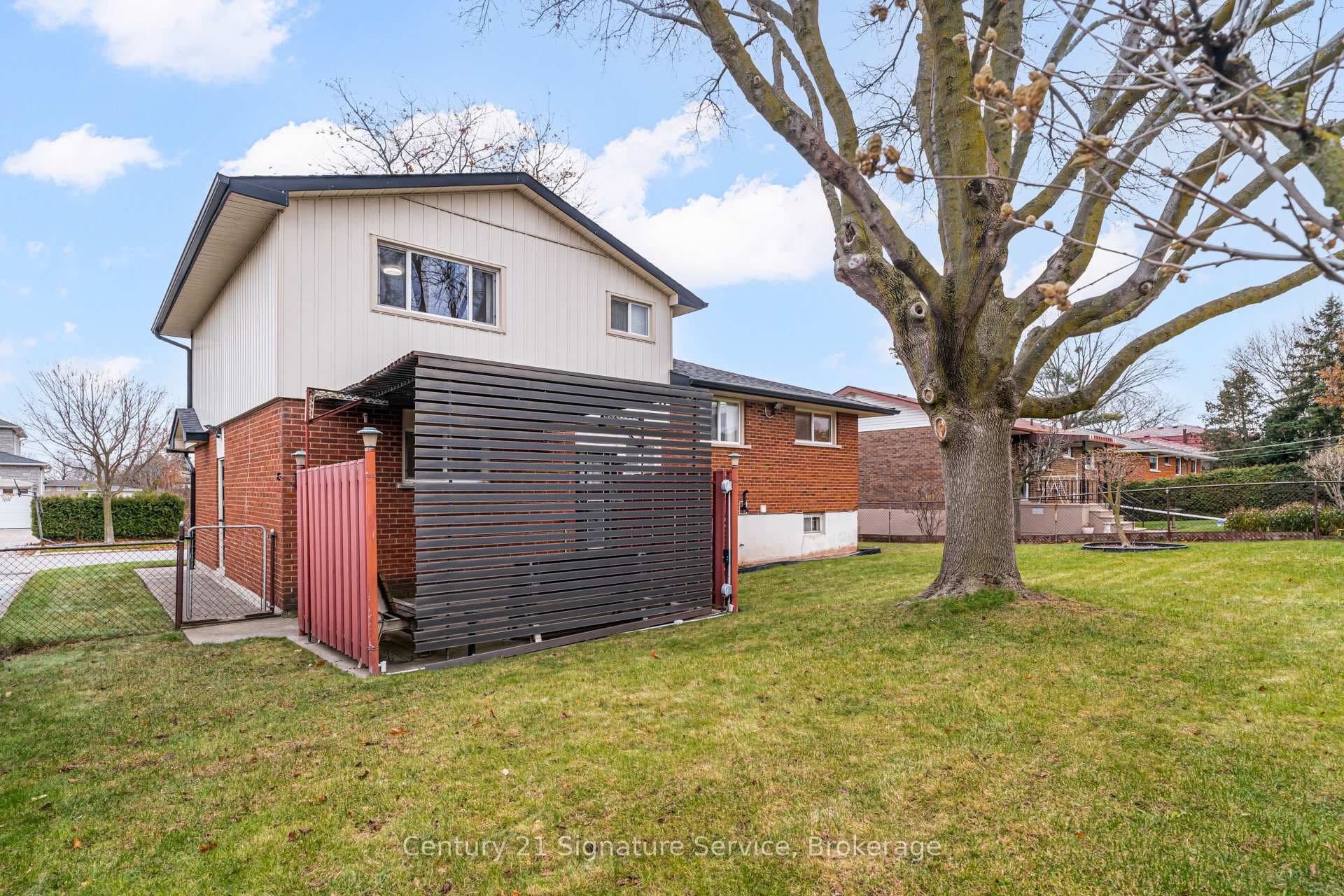 227 Elmwood Road photo 42