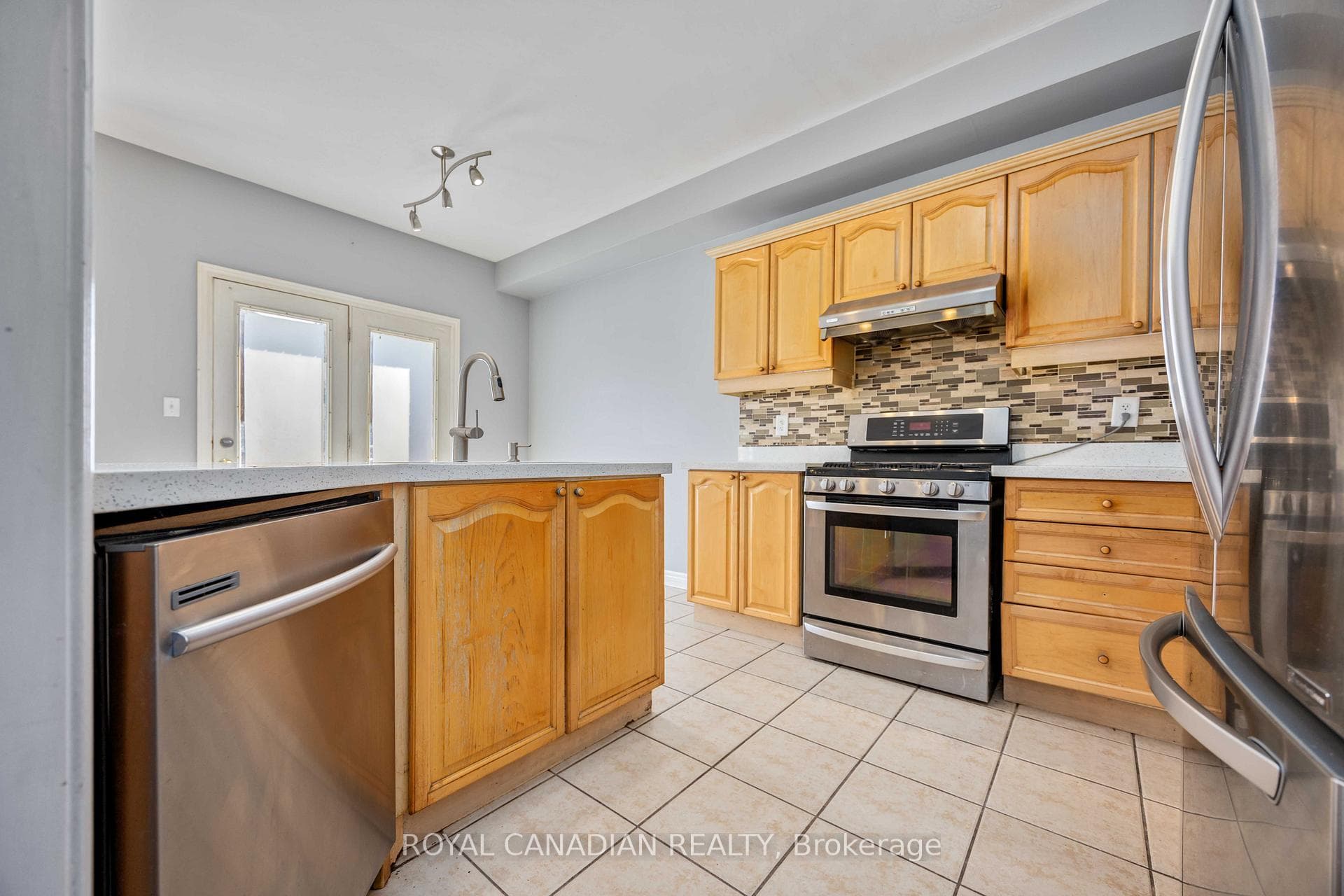 10 Pogonia Street photo 10