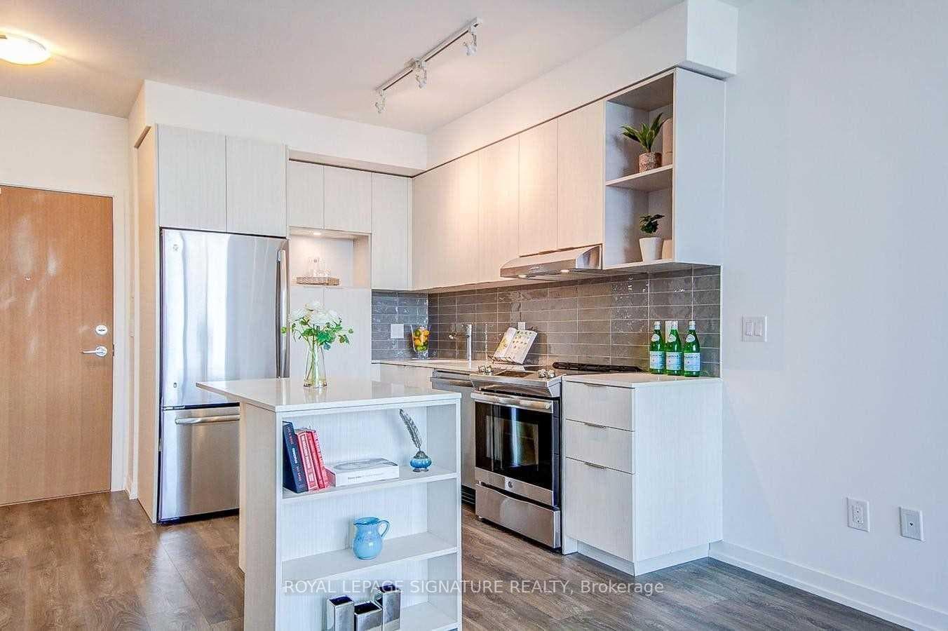 2520 Eglinton Avenue Unit 1408 photo 6